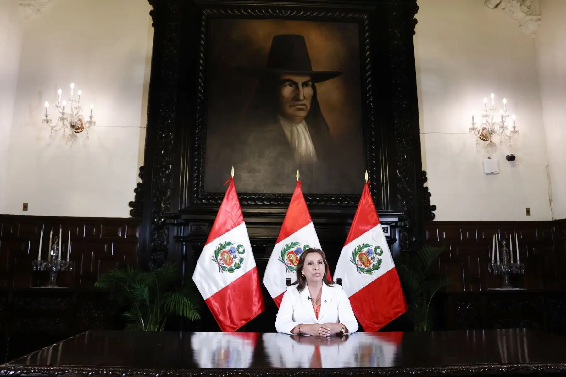 En un mensaje a la Nación dado esta noche, la presidenta de la República, Dina Boluarte, pide perdón e insta a trabajar con responsabilidad y
recalcó que no renunciará al cargo.

Foto:ANDINA/Presidencia Perú