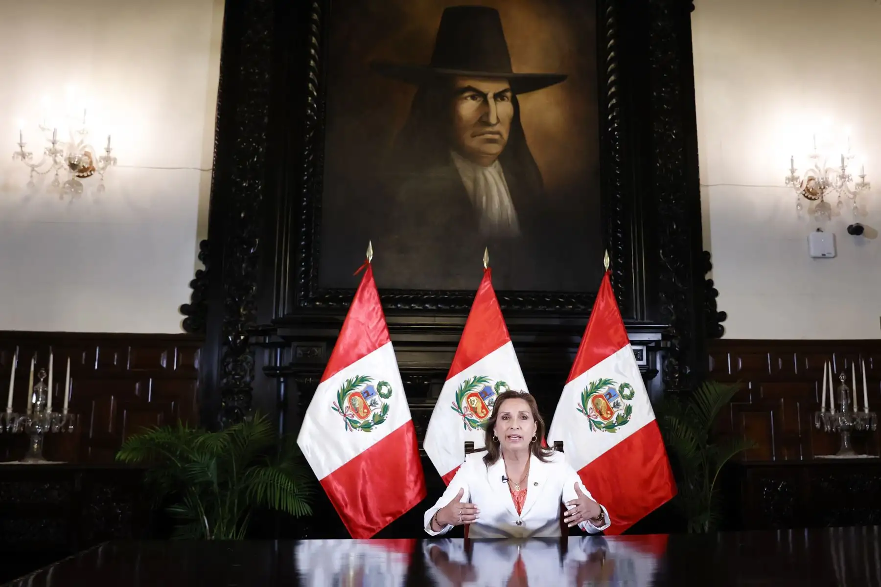 En un mensaje a la Nación dado esta noche, la presidenta de la República, Dina Boluarte, pide perdón e insta a trabajar con responsabilidad y
recalcó que no renunciará al cargo.

Foto:ANDINA/Presidencia Perú