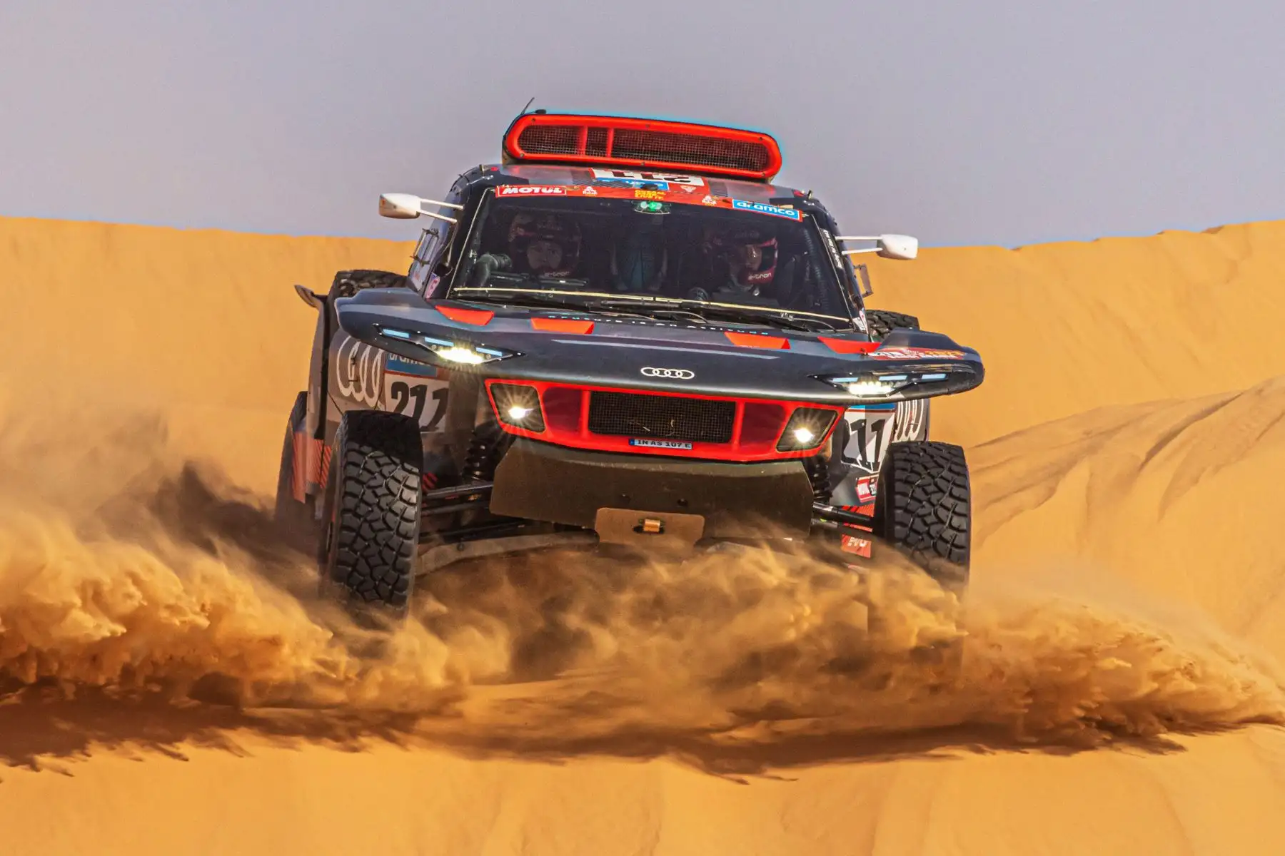 El piloto sueco Mattias Ekstrom, conduce su Audi RS Q E-Tron E2 para el equipo Audi Sports durante la 13.ª etapa del Rally Dakar 2023 desde Shaybah hasta Al-Hofuf, Arabia Saudí, Foto: EFE