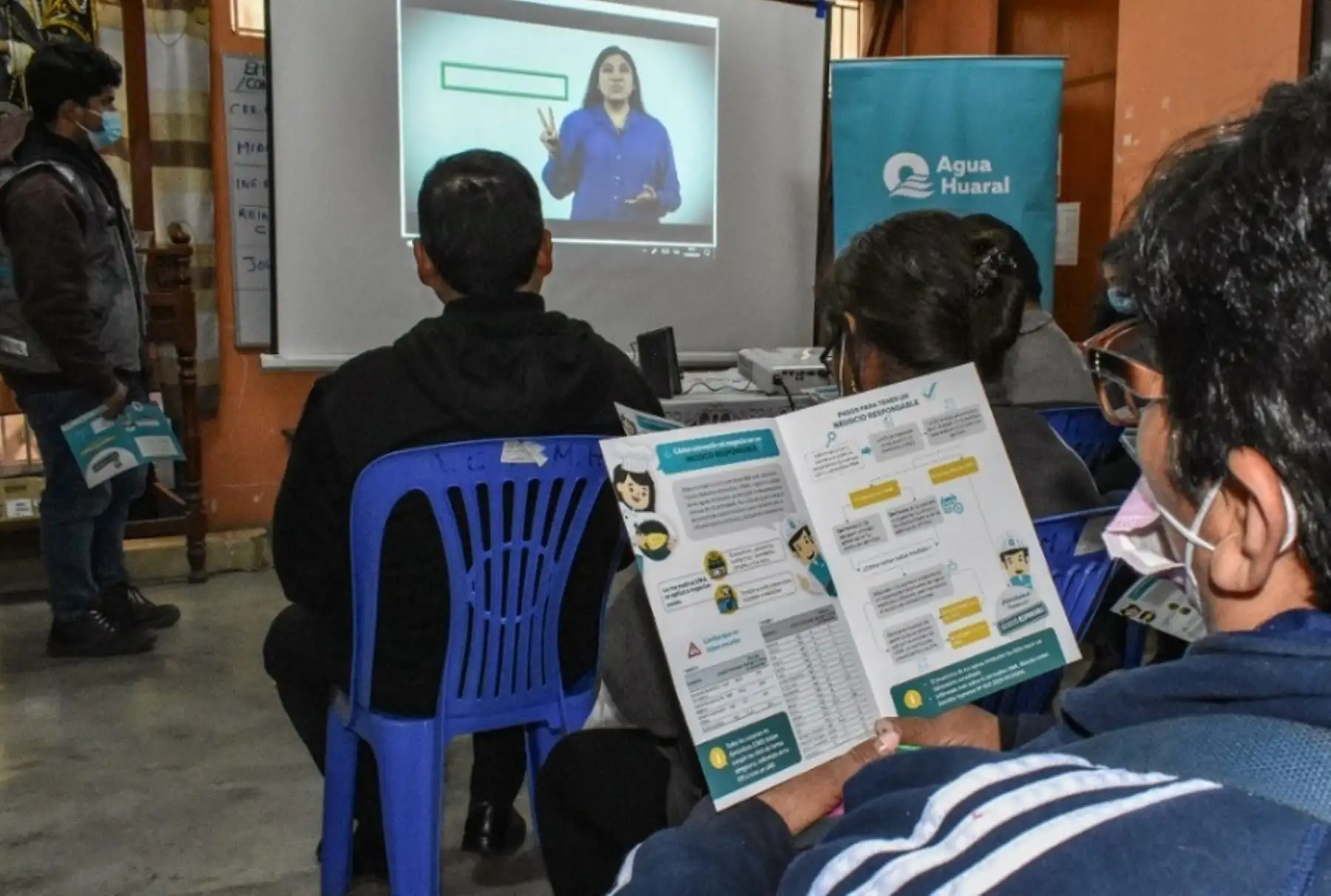 El Organismo Técnico de la Administración de los Servicios de Saneamiento (Otass) promovió en el 2022 la realización de 32 Encuentros Vecinales entre 1,214 personas usuarias de 11 empresas prestadoras de servicios de agua potable y alcantarillado (EPS) y la Unidad Ejecutora 002 Agua Tumbes.