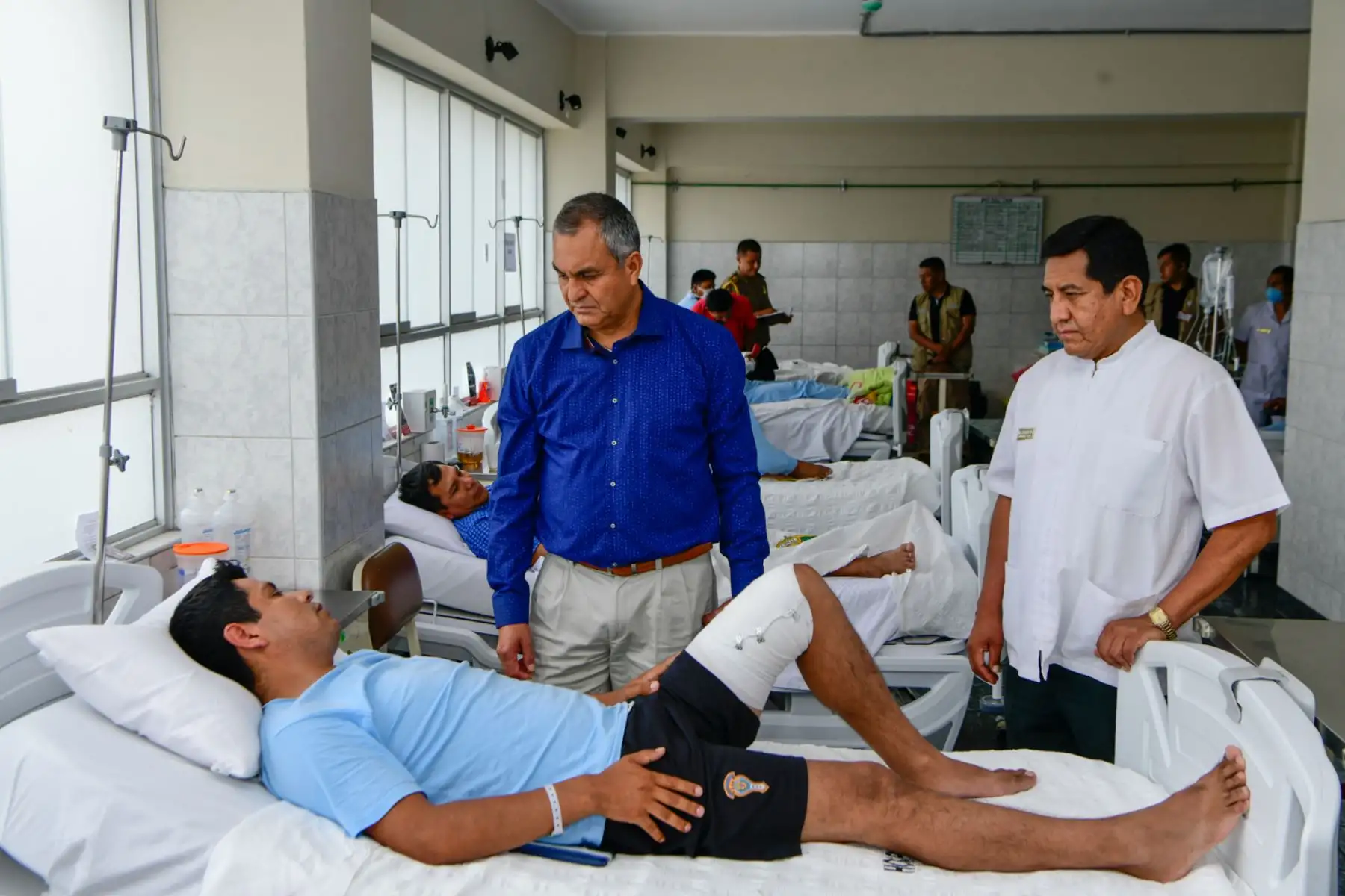 Ministro de Interior Vicente Romero Fernández visitó a efectivos en el Hospital Nacional PNP "Luis N. Sáenz", junto a delegación de funcionarios responsables de la atención en salud y del bienestar del personal policial.


Foto: ANDINA/Difusión