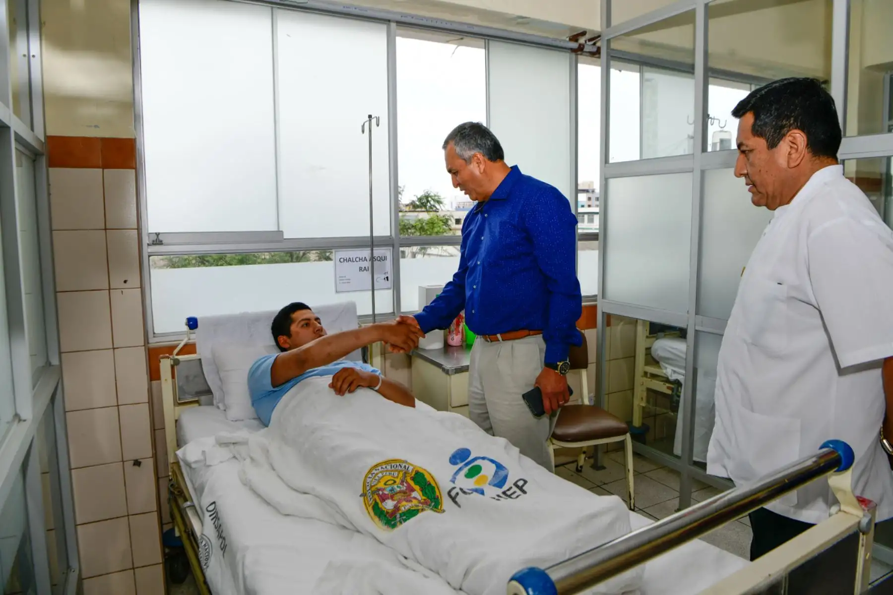 Ministro de Interior Vicente Romero Fernández visitó a efectivos en el Hospital Nacional PNP "Luis N. Sáenz", junto a delegación de funcionarios responsables de la atención en salud y del bienestar del personal policial.


Foto: ANDINA/Difusión