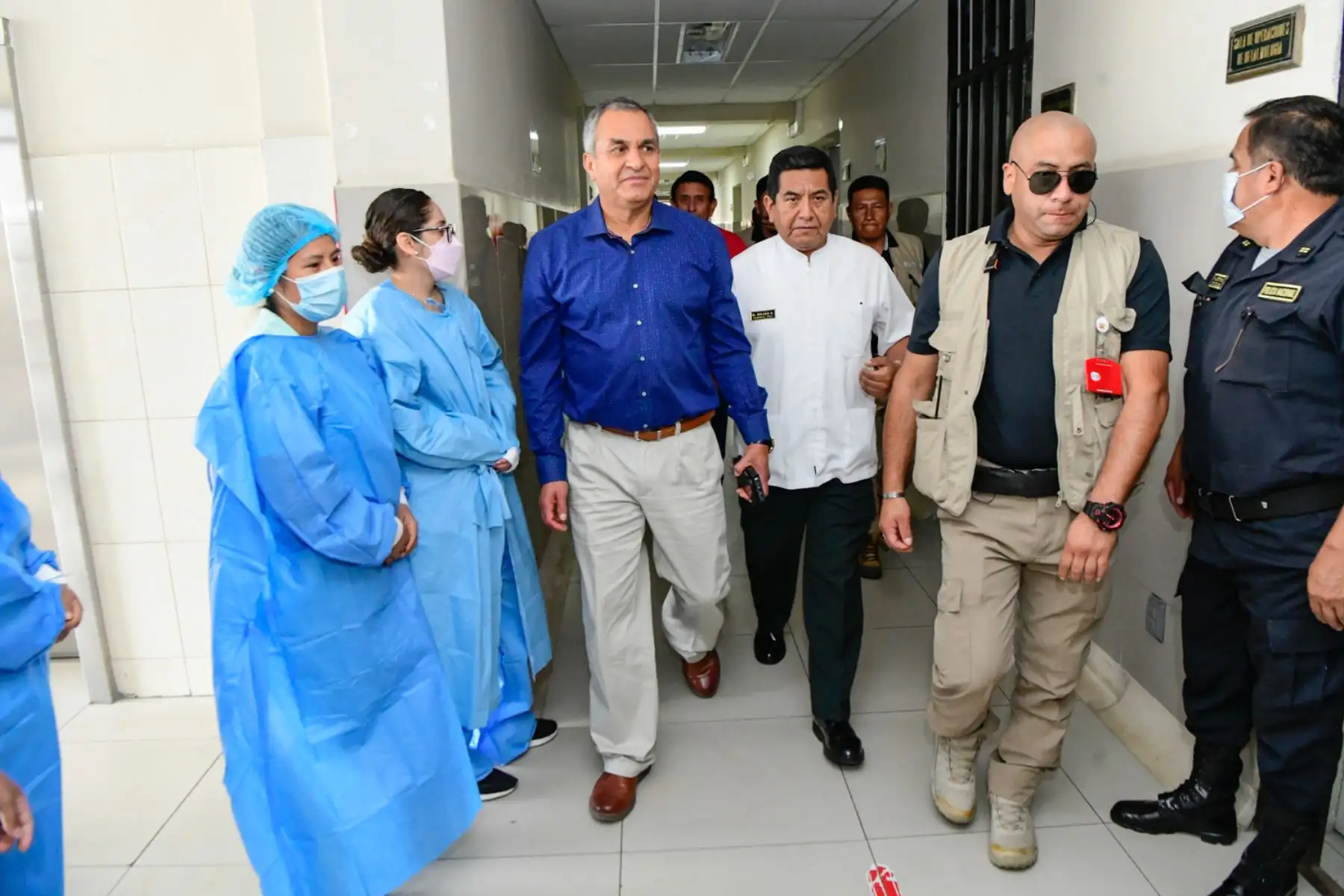 Ministro de Interior Vicente Romero Fernández visitó a efectivos en el Hospital Nacional PNP "Luis N. Sáenz", junto a delegación de funcionarios responsables de la atención en salud y del bienestar del personal policial.


Foto: ANDINA/Difusión