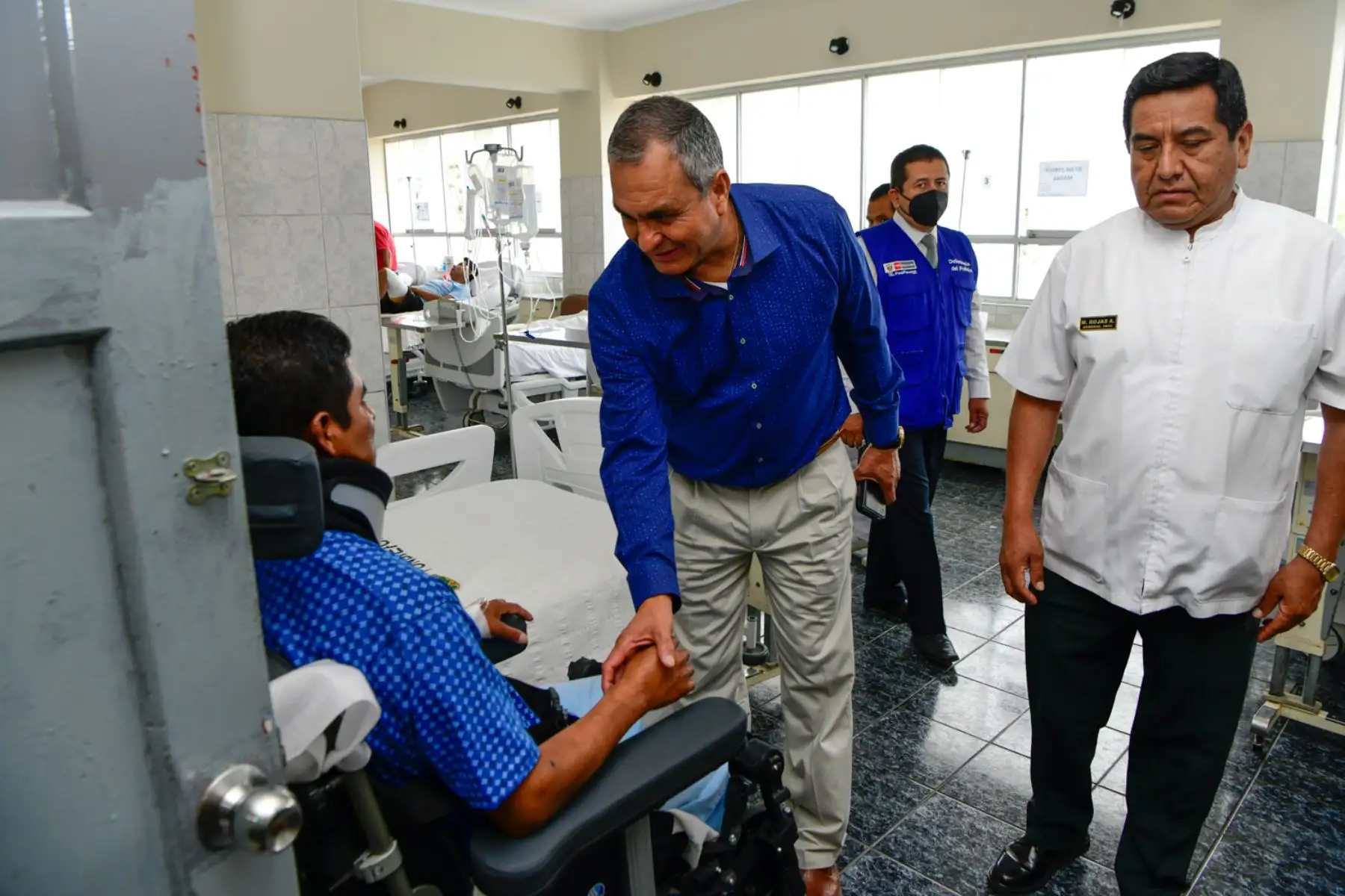 Ministro de Interior Vicente Romero Fernández visitó a efectivos en el Hospital Nacional PNP "Luis N. Sáenz", junto a delegación de funcionarios responsables de la atención en salud y del bienestar del personal policial.


Foto: ANDINA/Difusión