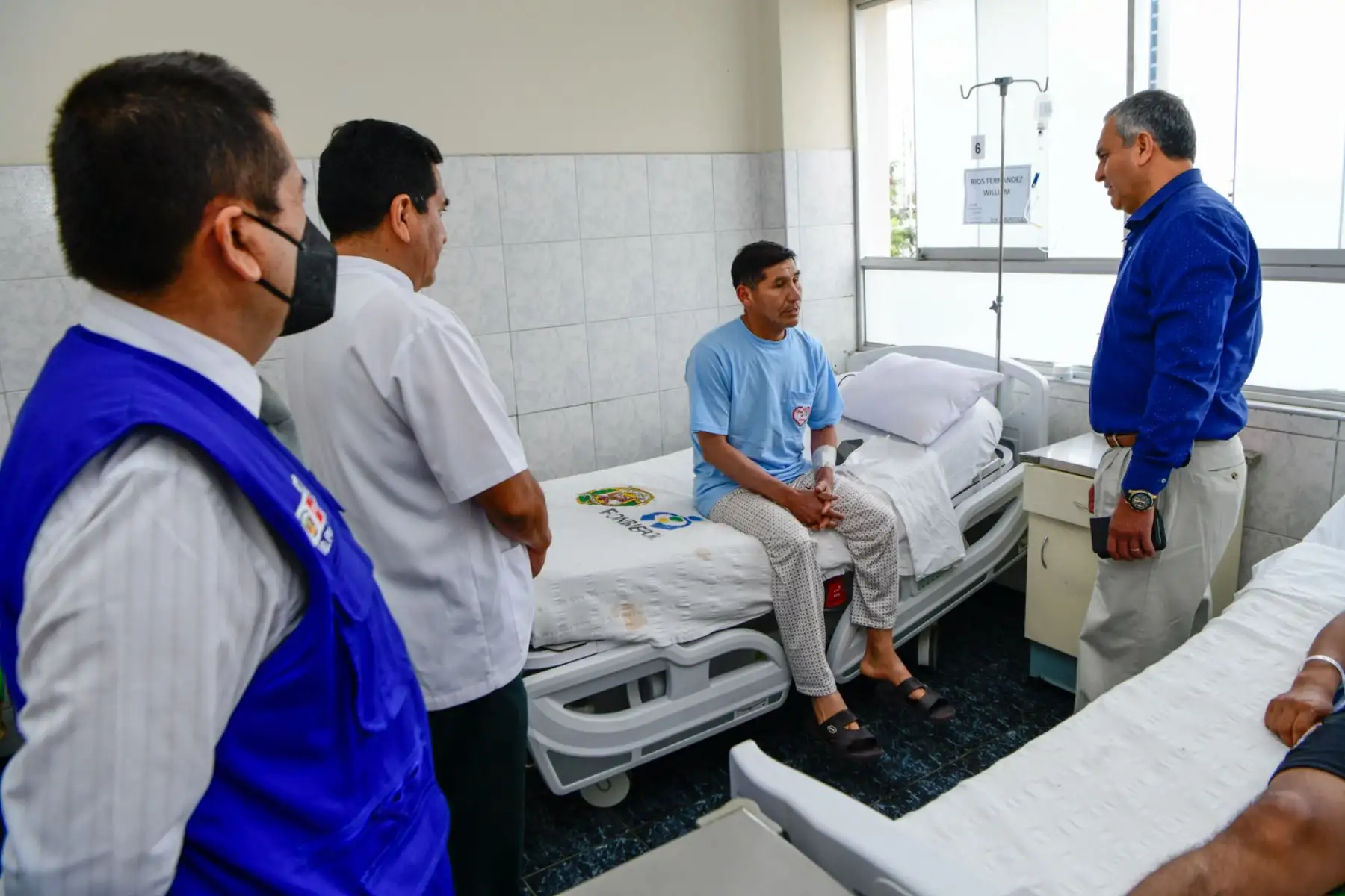 Ministro de Interior Vicente Romero Fernández visitó a efectivos en el Hospital Nacional PNP "Luis N. Sáenz", junto a delegación de funcionarios responsables de la atención en salud y del bienestar del personal policial.


Foto: ANDINA/Difusión
