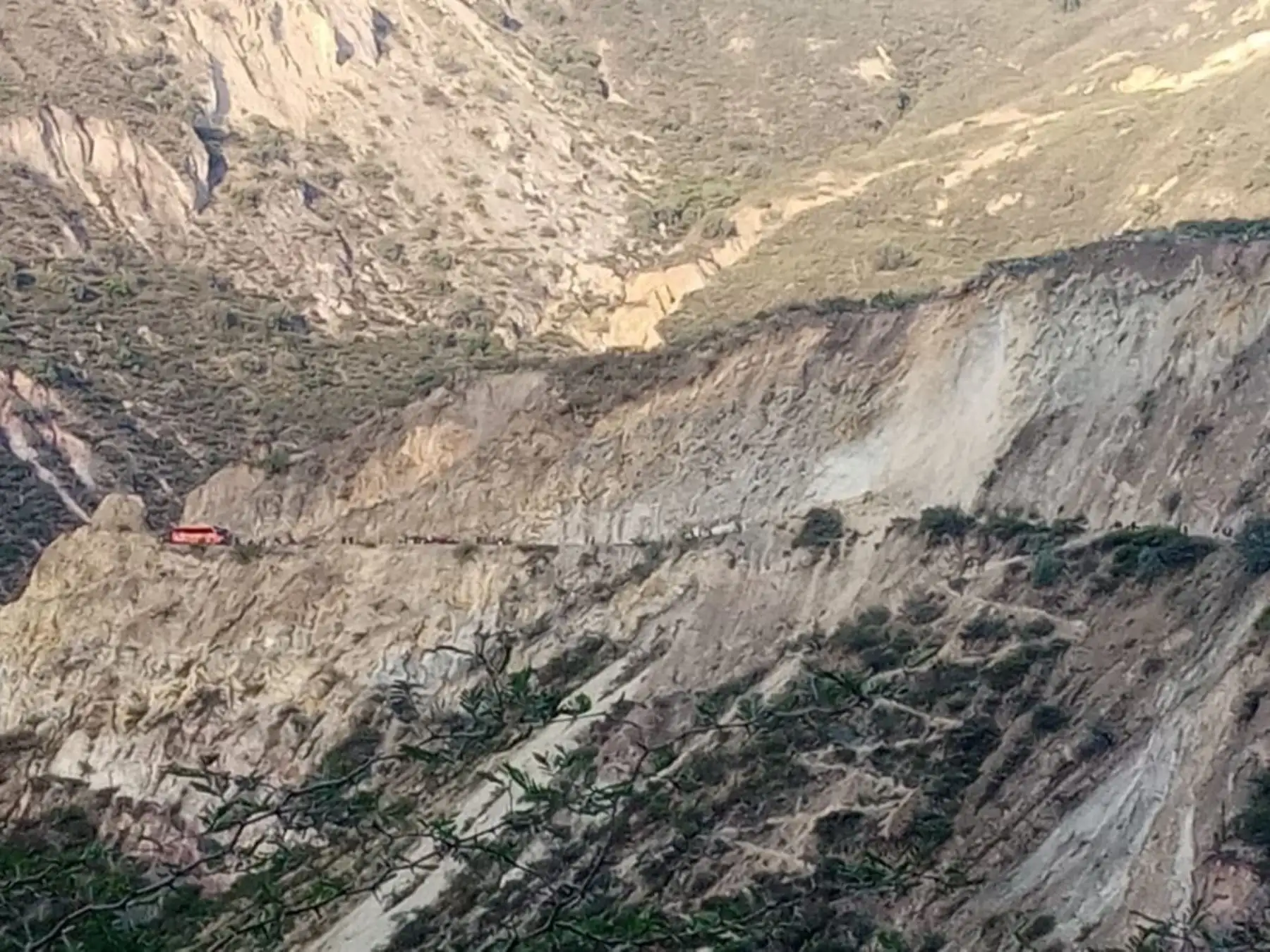 El auto que trasladaba a los tres fallecidos y tres heridos había partido de Huancayo con destino a la ciudad de Huanta, en Ayacucho. Foto: Niwton Bendaño Cuadros/Facebook