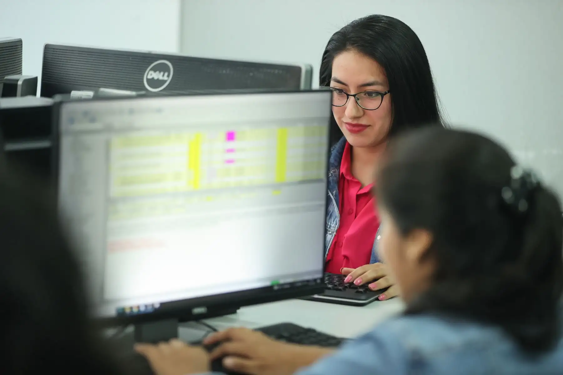 El IRTP suma más de 800 trabajadores en el ámbito nacional y la administración actual adelanta que pondrá atención a las filiales del instituto, sobre todo en equipamiento y re- cursos humanos.
Foto: ANDINA/Andrés Valle