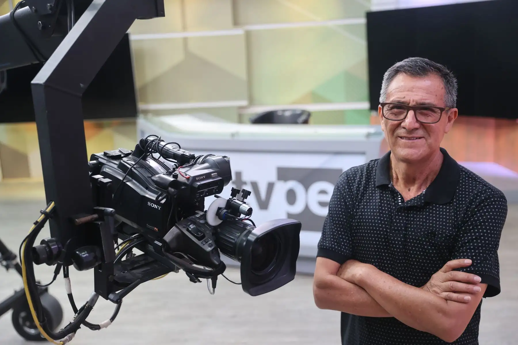 Camarógrafo de TV Perú, Miguel Zárate por el 65 aniversario del  canal del Estado.
Foto: ANDINA/Andrés Valle