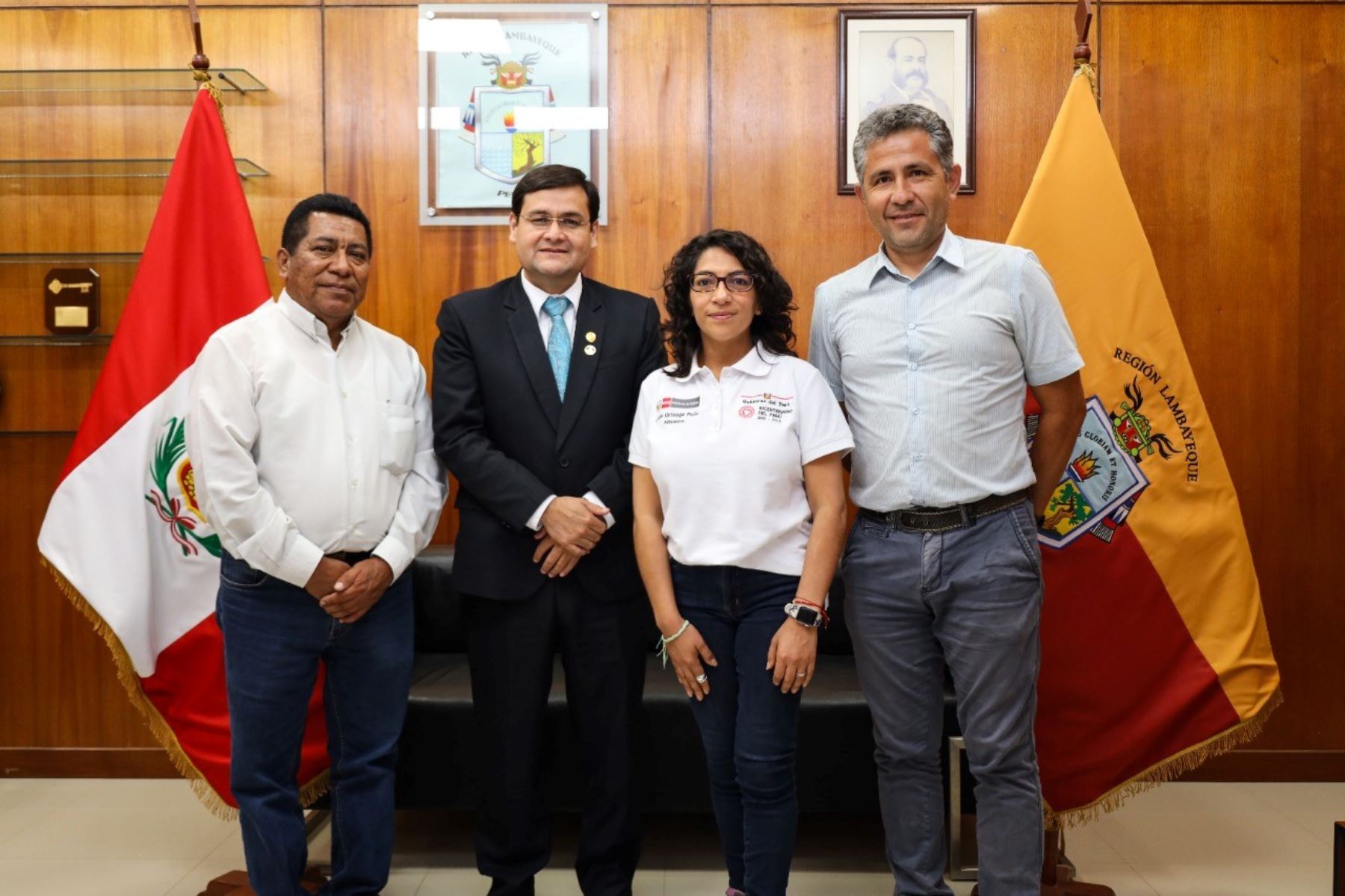 La ministra de Cultura, Leslie Urteaga, visitó la sede del gobierno regional de Lambayeque y dialogó con el gobernador Jorge Pérez. Foto: ANDINA/Difusión
