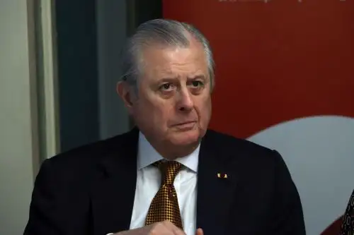 Excanciller Óscar Maúrtua analizó situación de los viajes presidenciales. ANDINA/Daniel Bracamonte