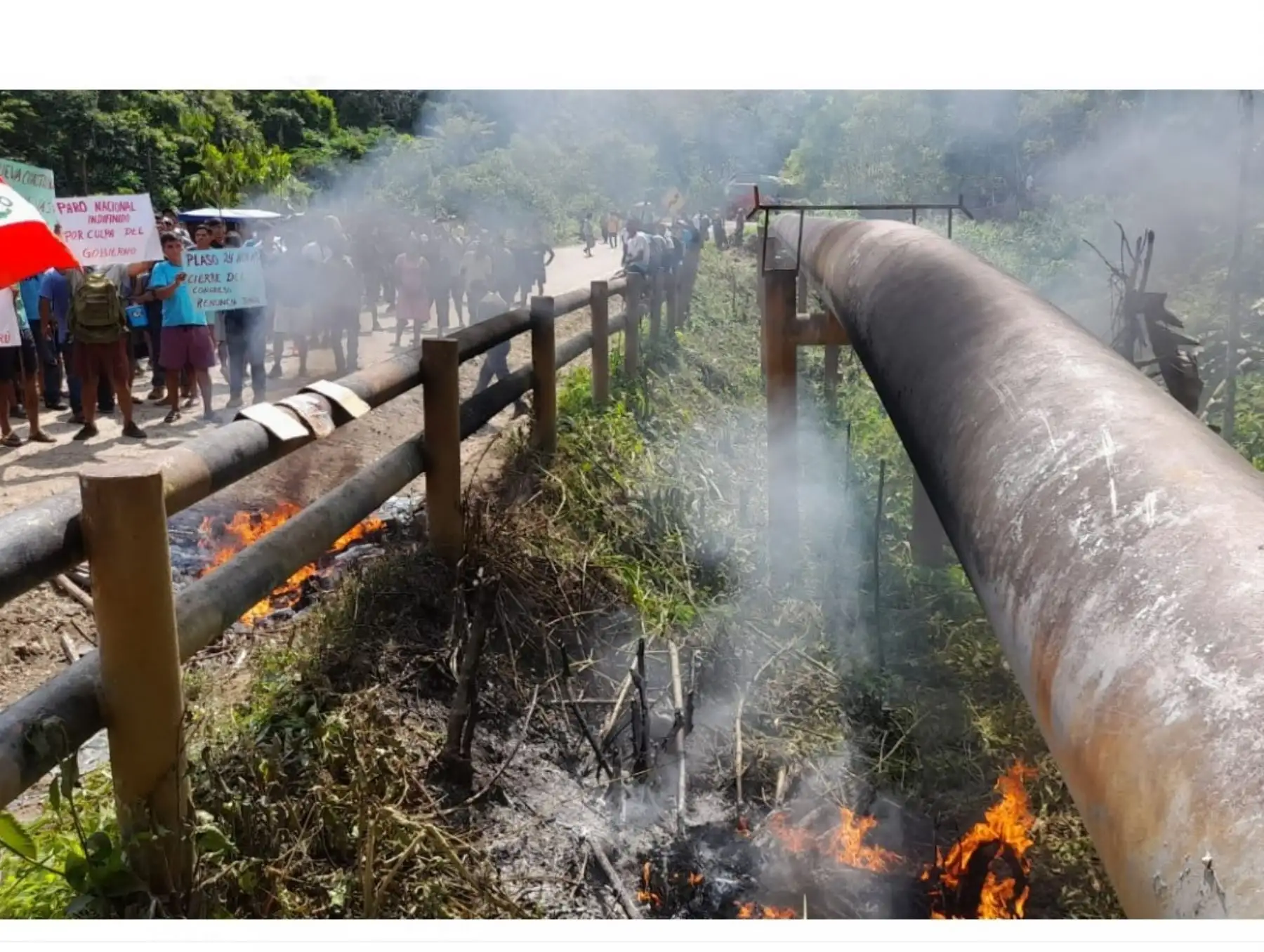 Petroperú denunció que un grave atentado vandálico se perpetró en Amazonas cuando un grupo de manifestantes prendieron fuego a la tubería del Oleoducto Norperuano.