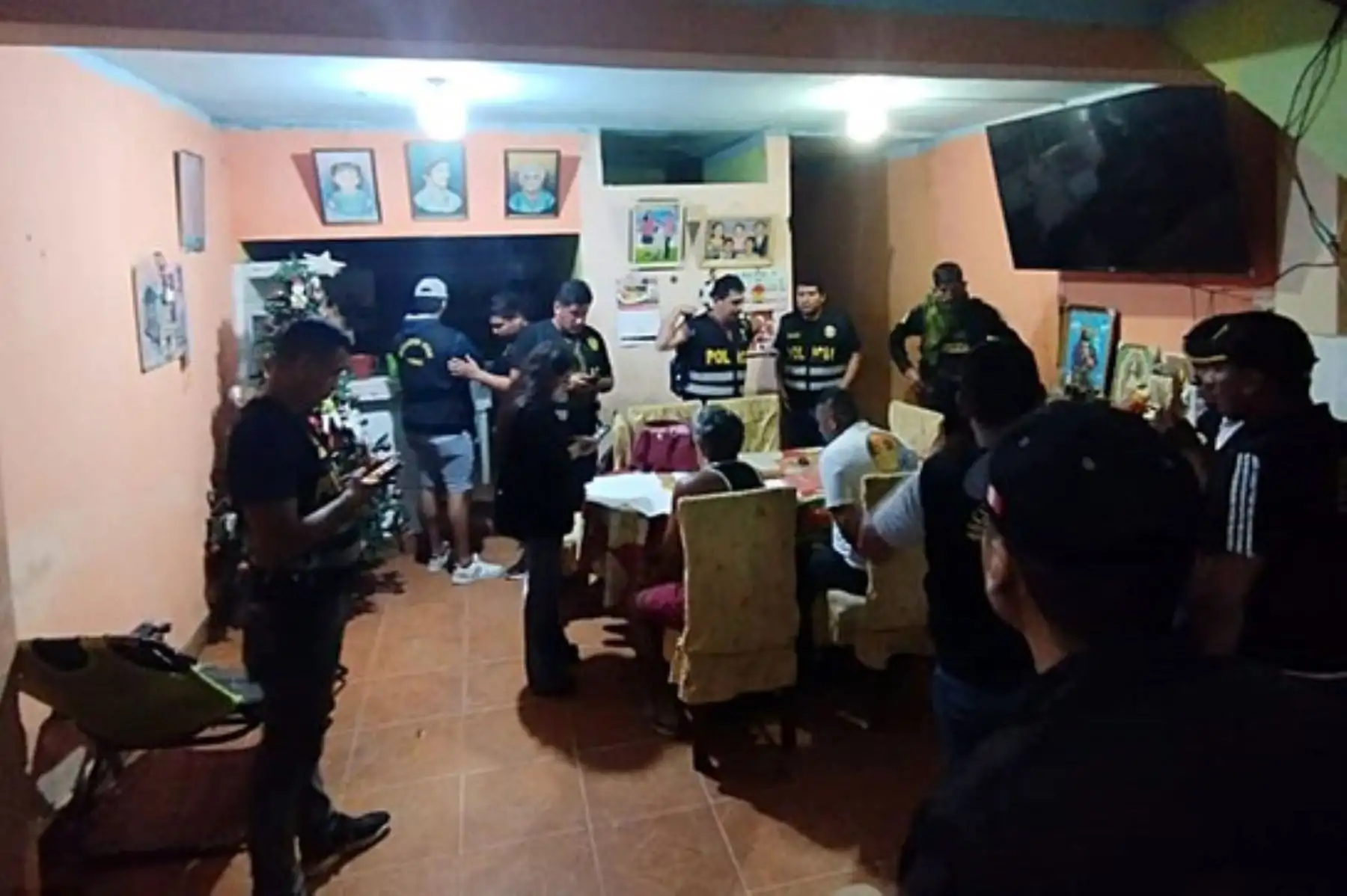 Las detenciones preliminares forman parte de una investigación contra una presunta organización criminal, llevada a cabo por el Ministerio Público y el Poder Judicial. Foto: Mininter