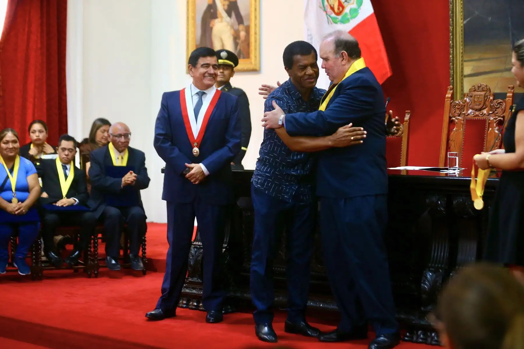 Sesión Solemne en el Palacio Municipal por el 488 aniversario de la Ciudad de Lima dirigida por el Alcalde de Lima, Rafael López Aliaga, el presidente del Congreso, José Williams Zapata, y Secretario del consejo metropolitano Jose Danós, contando con presencia de autoridades de los Poderes del Estado, Fuerza Armada y PNP, alcaldes, representantes del cuerpo diplomático, de instituciones públicas y privadas, entre otros.
Foto: ANDINA/Ricardo Cuba