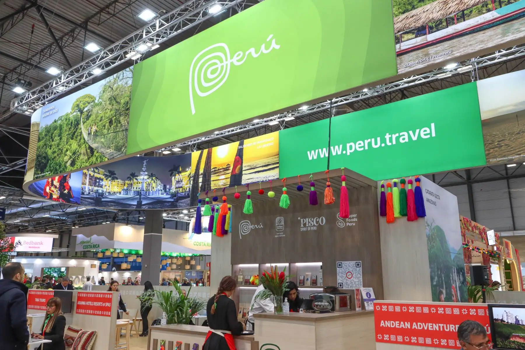 Esta 40 edición de Fitur, que va del 18 al 22 de este mes, se espera superar los 200,000 visitantes, entre profesionales del sector y público en general. En este caso se reportará un incremento de 79.86% considerando que el año pasado asistieron 111,193 personas. Foto: ANDINA/ Daniel Bracamonte
