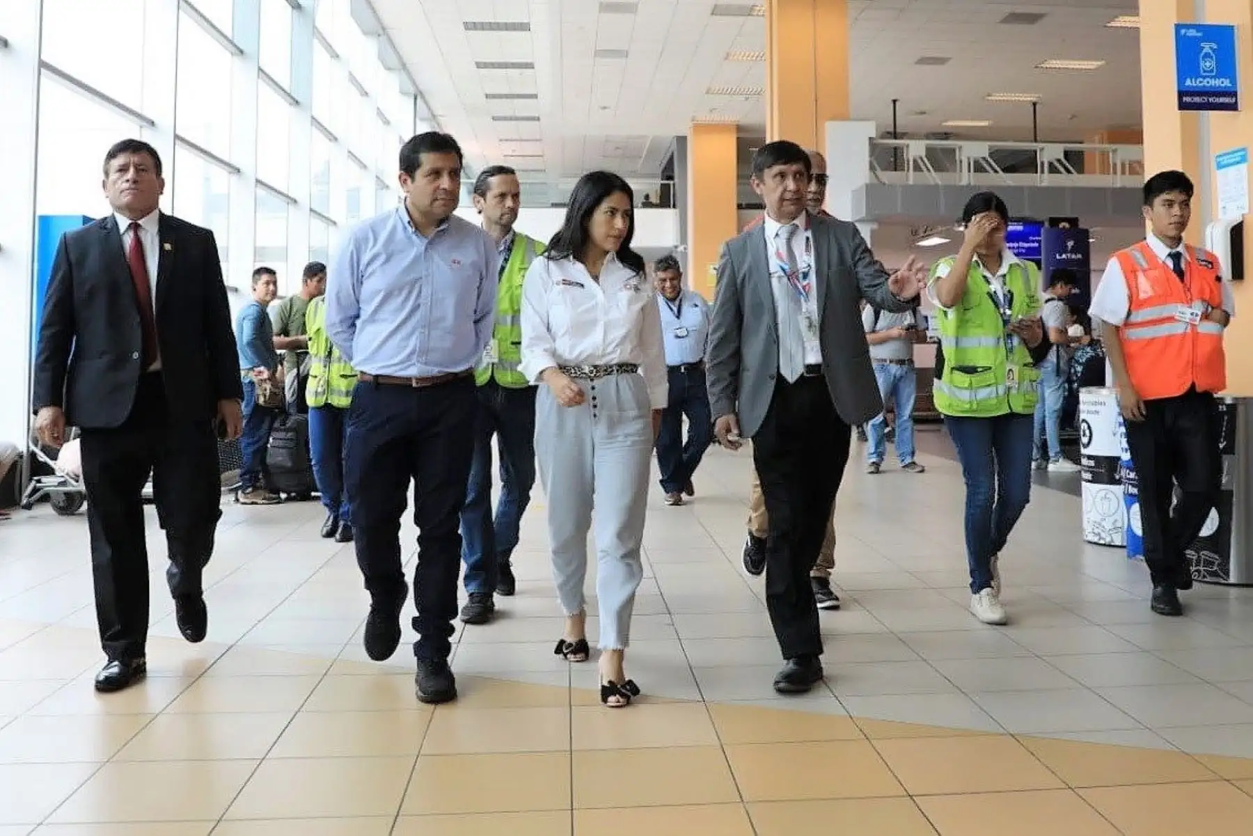 La ministra Paola Lazarte (MTC) supervisó hoy el desarrollo de operaciones en el aeropuerto Jorge Chávez. Foto: MTC/Difusión.