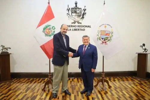 El ministro de Comercio Exterior y Turismo, Luis Helguero, visitó al gobernador de La Libertad, César Acuña.