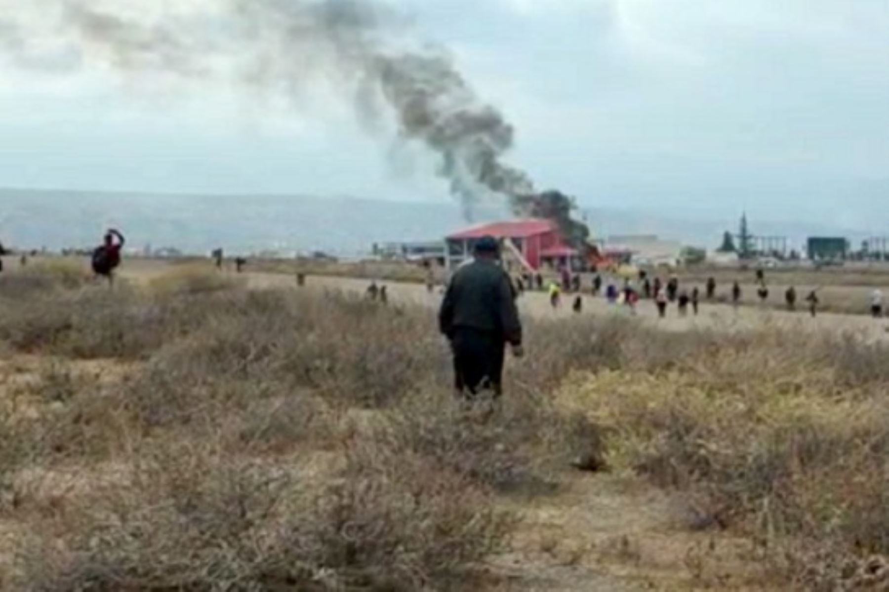Aeropuerto de Arequipa nuevamente ha sido atacado por manifestantes comprometiendo equipamiento técnico.