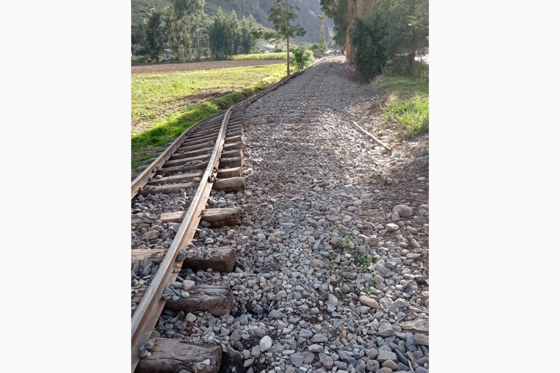 La concesionaria Ferrocarril Transandino S.A. informó que hubo constantes bloqueos de la vía férrea que conduce a Machu Picchu. Foto: ANDINA/difusión.