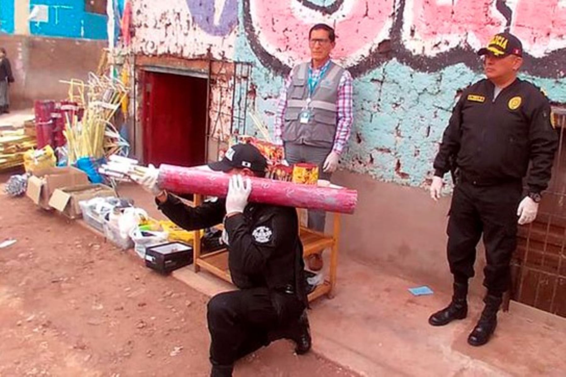 En el Cusco se incautaron más de 100 kilos de artefactos pirotécnicos. Foto: Mininter