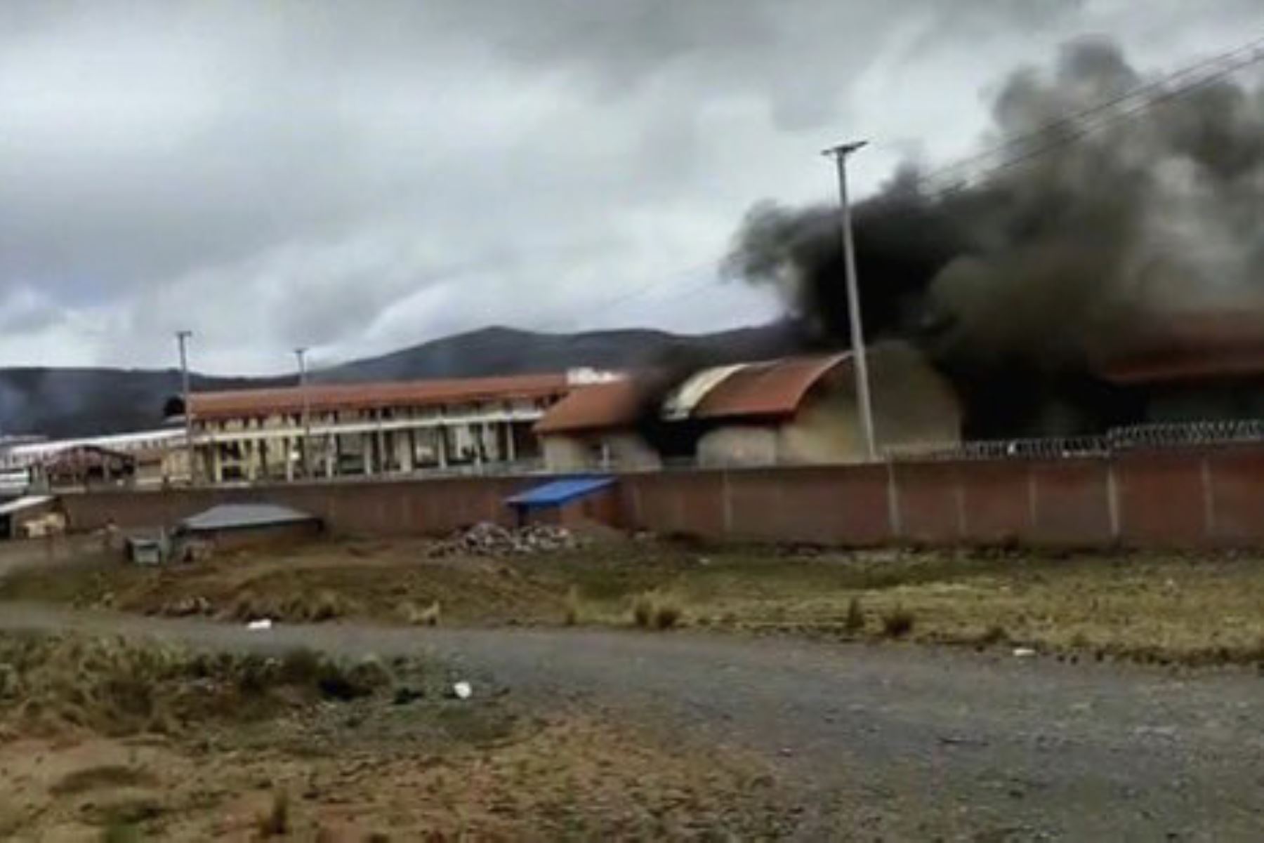 Incendio en el Cebaf de Desaguadero, Puno. ANDINA/Difusión