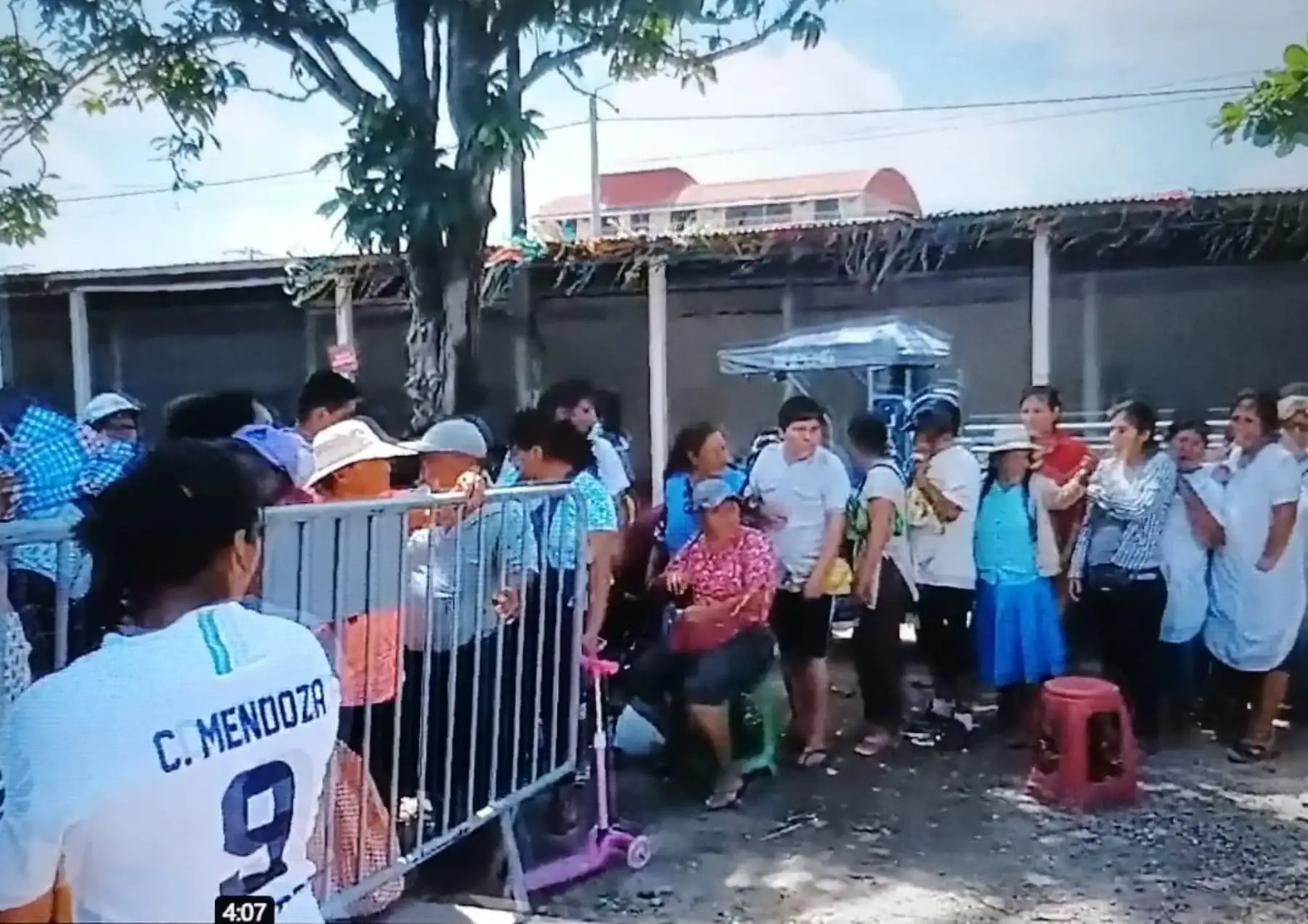 Hasta un máximo de cinco kilos de verduras y frutas por persona podrán adquirir los pobladores de Puerto Maldonado en la feria solidaria que se organizó luego de arribar un cargamento de 4.5 toneladas de alimentos.