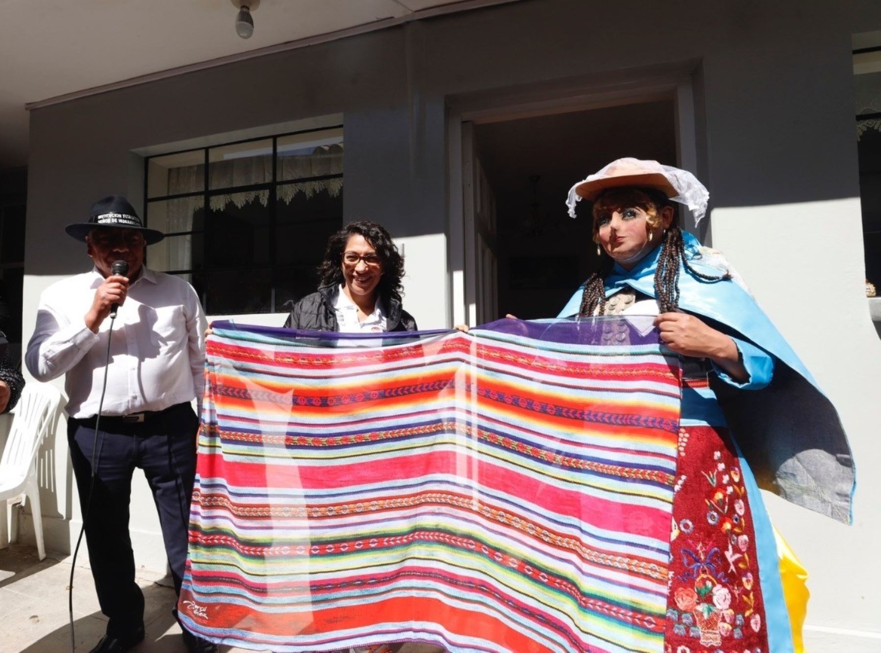 La ministra de Cultura, Leslie Urteaga, cumple una visita de trabajo en Junín y visitó la ciudad de Jauja donde se reunió con los danzantes de La Tunantada que celebran ahora en enero esta tradicional festividad reconocida como Patrimonio Cultural de la Nación. ANDINA/Difusión