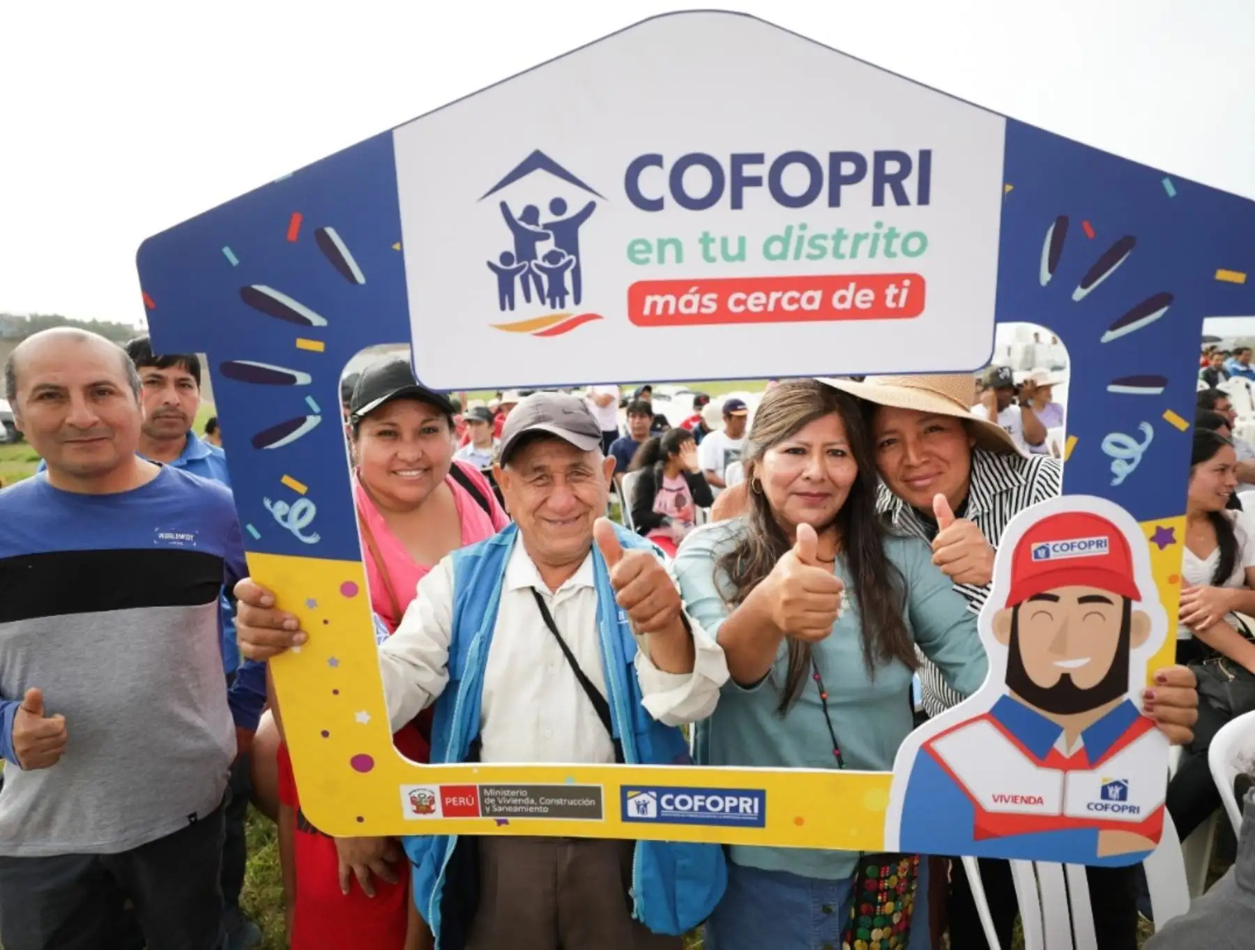 Ministra de Vivienda, Construcción y Saneamiento, Hania Pérez de Cuéllar, encabezó ceremonia de entrega de 822 títulos de propiedad a las familias de Barranca, Huaral y Huacho. ANDINA/Difusión