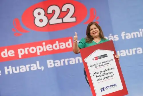 Los títulos de propiedad entregados por Cofopri permiten a las familias mejorar su calidad de vida. Foto: MVCS/difusión.