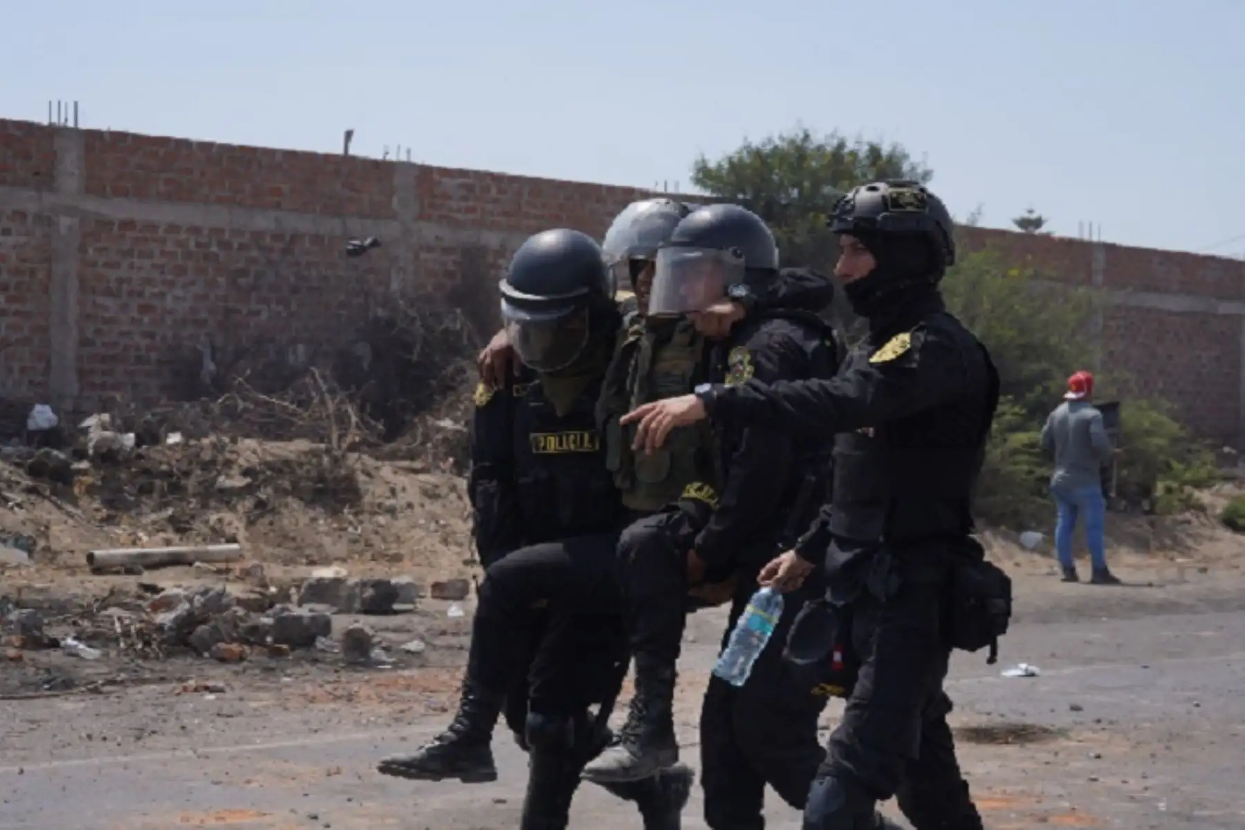 El estado de salud de uno de los agentes es grave y fue evacuado a Lima para recibir atención especializada. Foto: ANDINA/Difusión