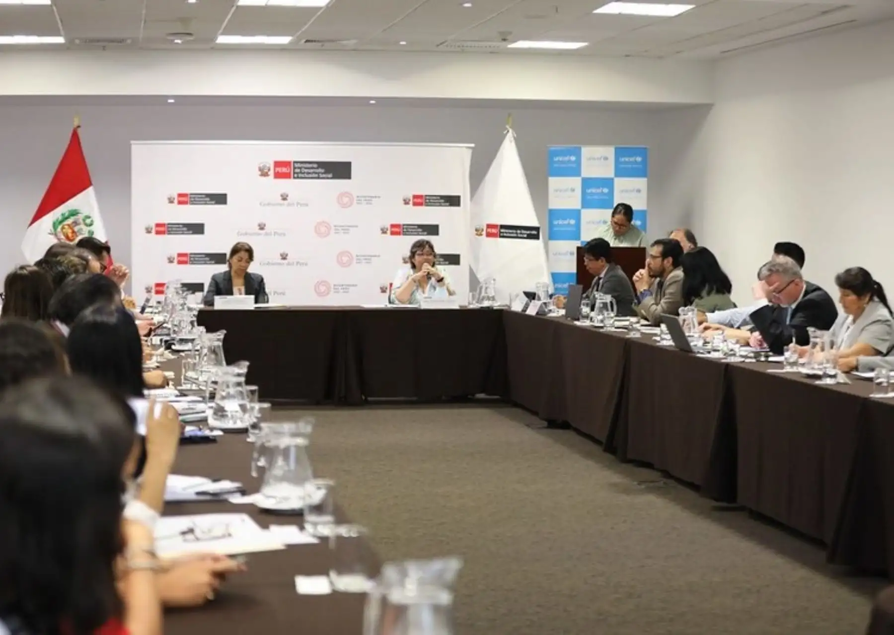 En una mesa de diálogo donde participaron representantes de los gremios empresariales, la academia y la cooperación internacional, el Midis presentó la Política Nacional de Desarrollo e Inclusión Social al 2030. ANDINA/Difusión