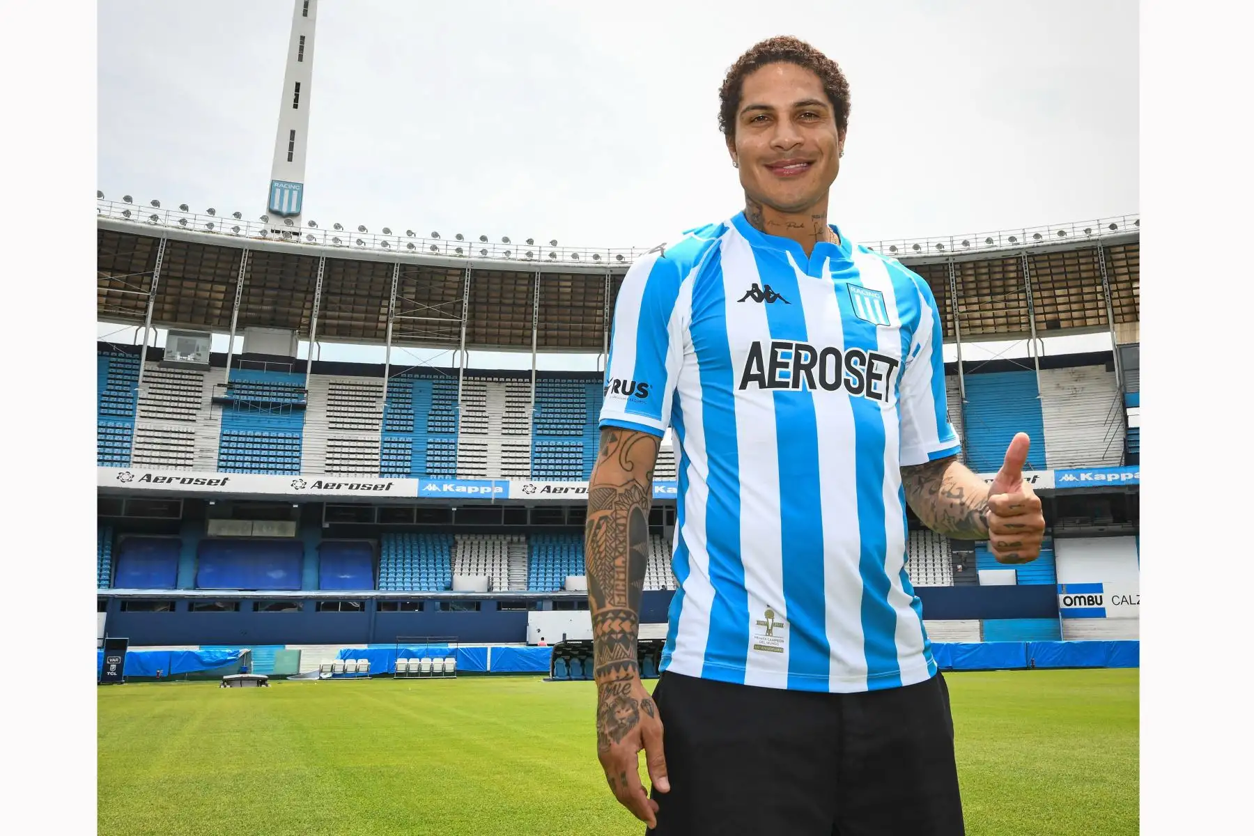 Paolo Guerrero, durante su presentación en el Racing Club de Argentina. Foto: Racing Club