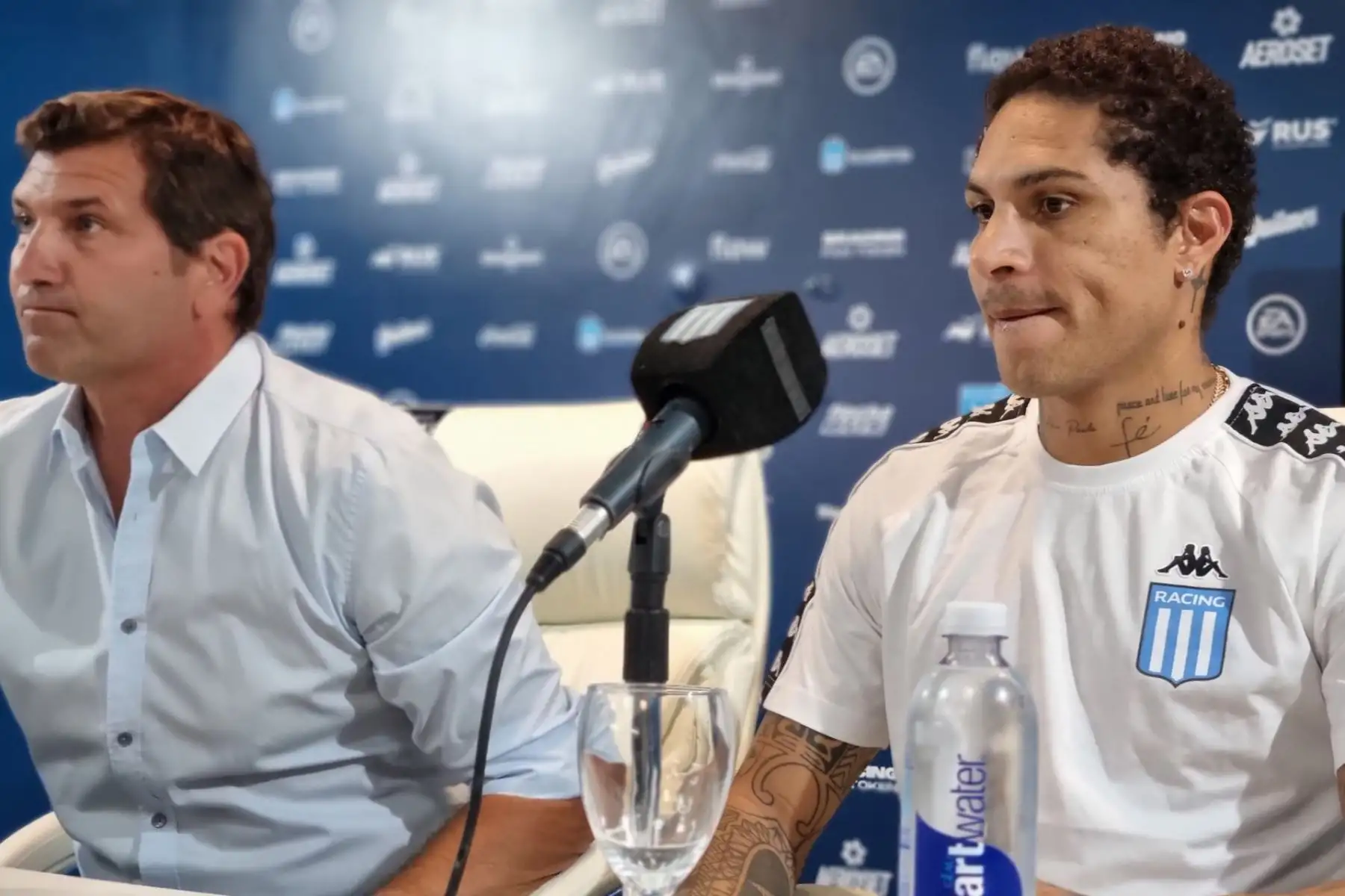 Conferencia de Paolo Guerrero, tras su presentación en el Racing Club de Argentina. Foto: Racing Club