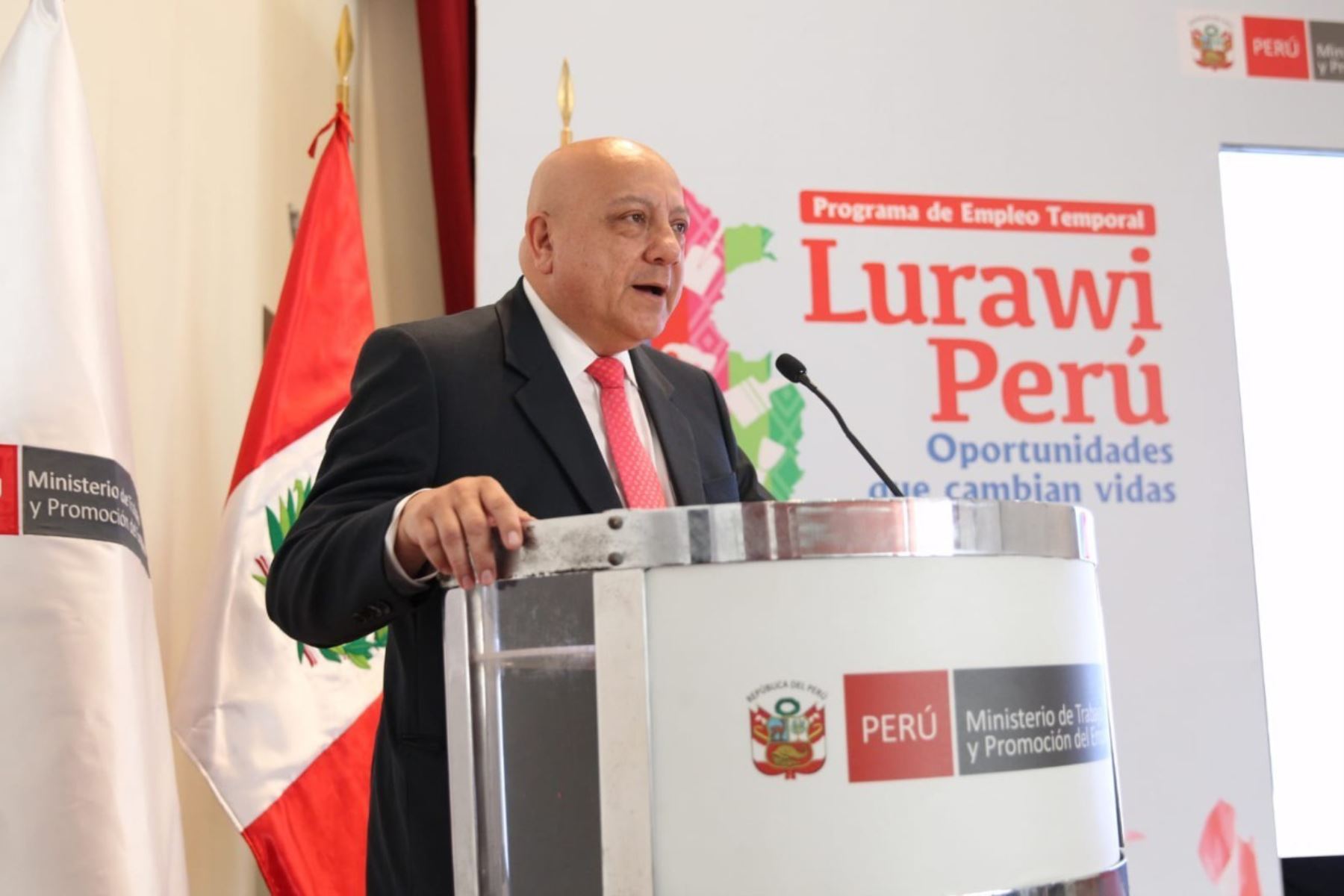 El ministro de Trabajo y Promoción del Empleo, Alfonso Adrianzén Ojeda, participó en el lanzamiento del programa de empleo temporal Lurawi Perú 2023.  ANDINA/Difusión