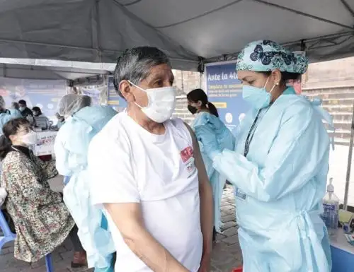 Alrededor de 12,000 trabajadores de salud de Cusco recibirán la vacuna bivalente contra el covid-19, anunció la Gerencia Regional de Salud (Geresa). ANDINA/Difusión
