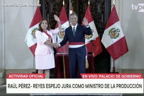 Raúl Pérez-Reyes Espejo jura como nuevo ministro de la Producción