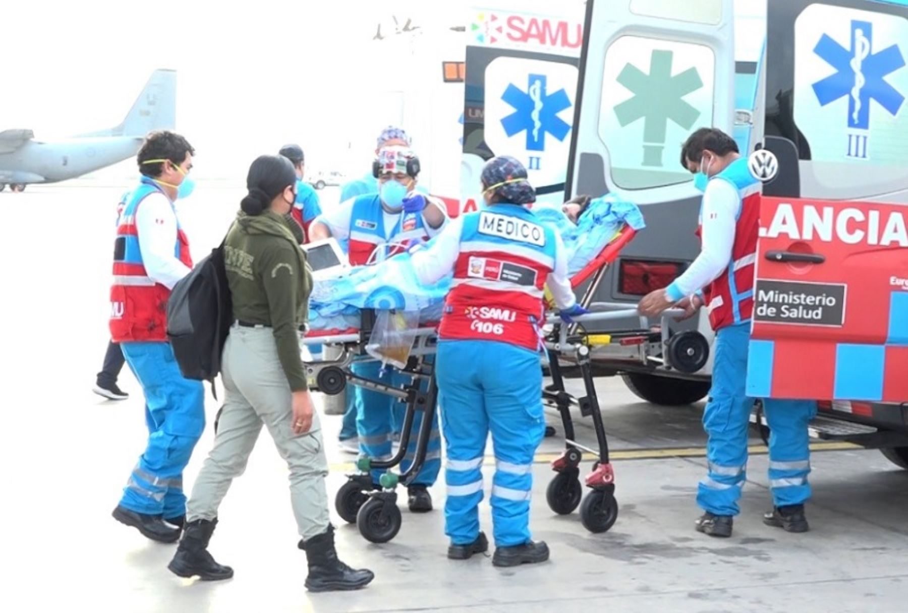 Debido al bloqueo de carretas que impiden las referencias de los pacientes, el Ministerio de Salud, en coordinación con diferentes instituciones, logró realizar el traslado aeromédico de cinco pacientes naturales de Ica y Huánuco.