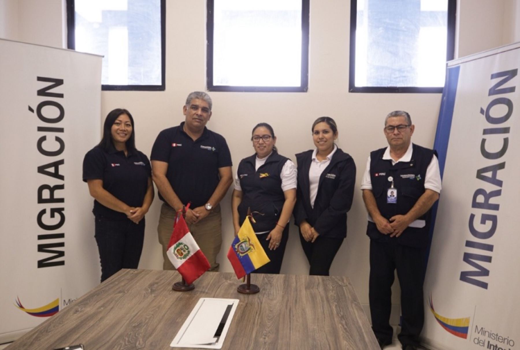 El superintendente Nacional de Migraciones, Armando García, realizó una visita de trabajo a la región Tumbes para coordinar la optimización y fortalecimiento del control migratorio de los ciudadanos nacionales y extranjeros, en la frontera entre Perú y Ecuador.