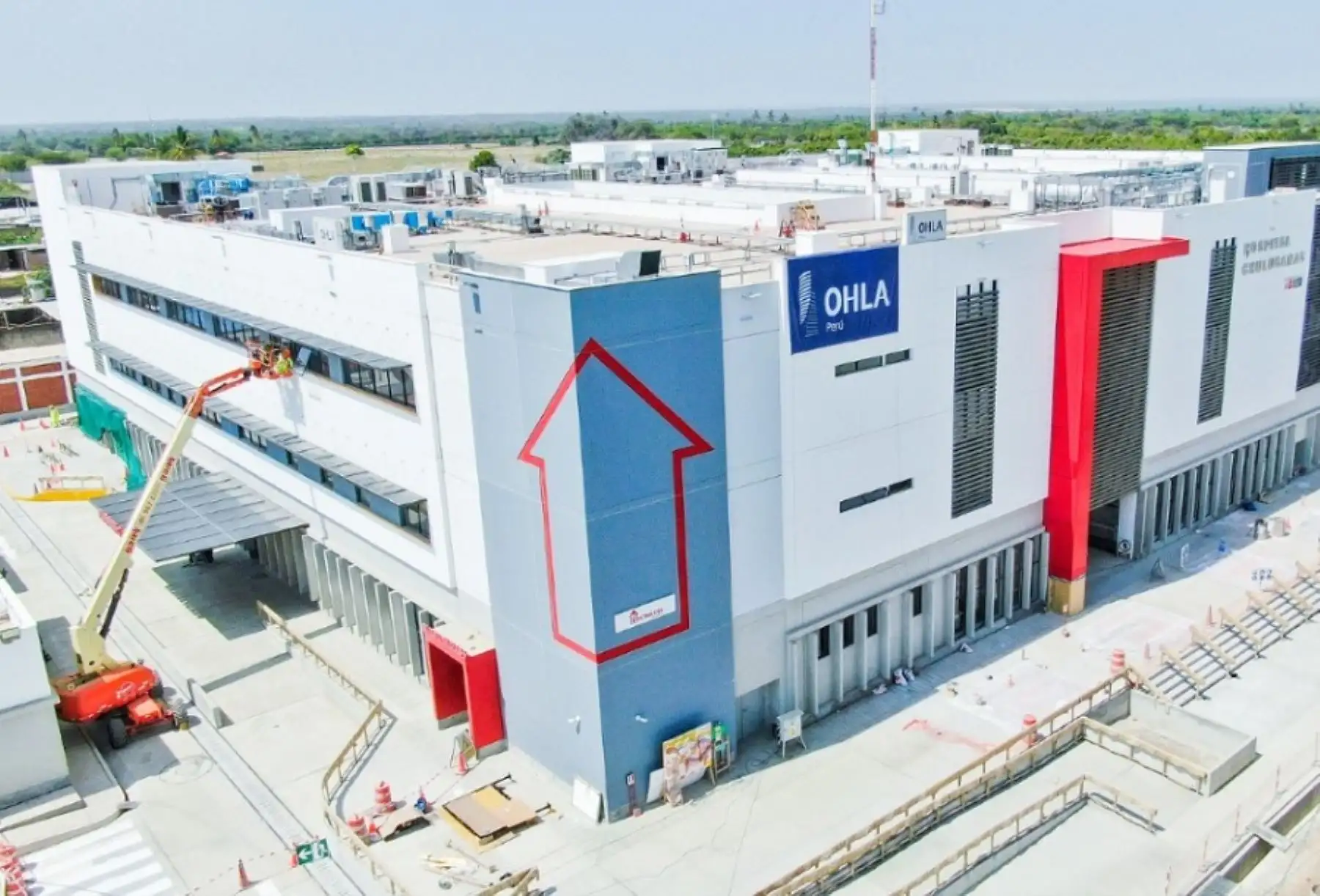 La Autoridad para la Reconstrucción con Cambios (ARCC) ejecuta 89 obras que beneficiarán a cerca de un millón 600,000 habitantes de 7 regiones del país, en el marco del Plan con Punche Perú, programa lanzado por el Ejecutivo, para impulsar y reactivar las inversiones en el país.