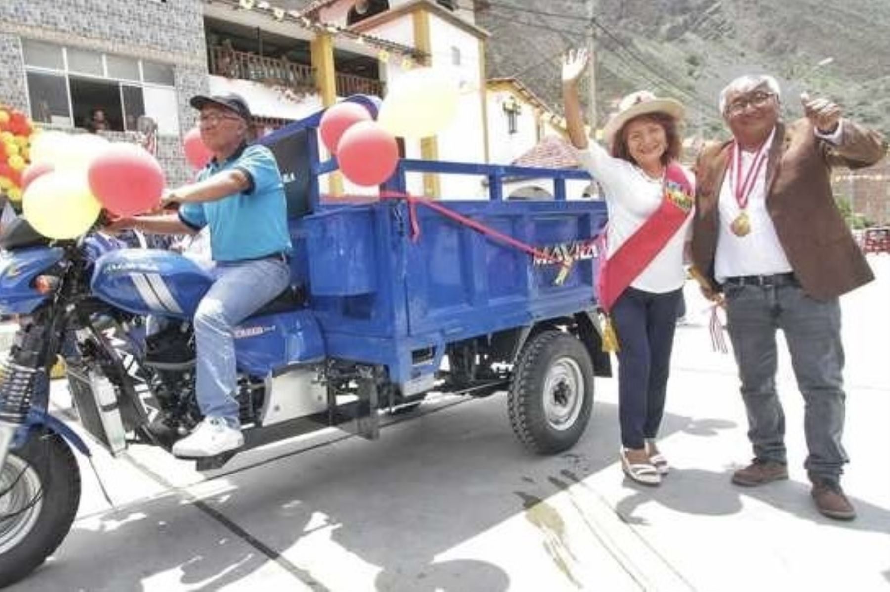 Gobernadora Rosa Vásquez anuncia en Pachangara obras para provincia de Oyón