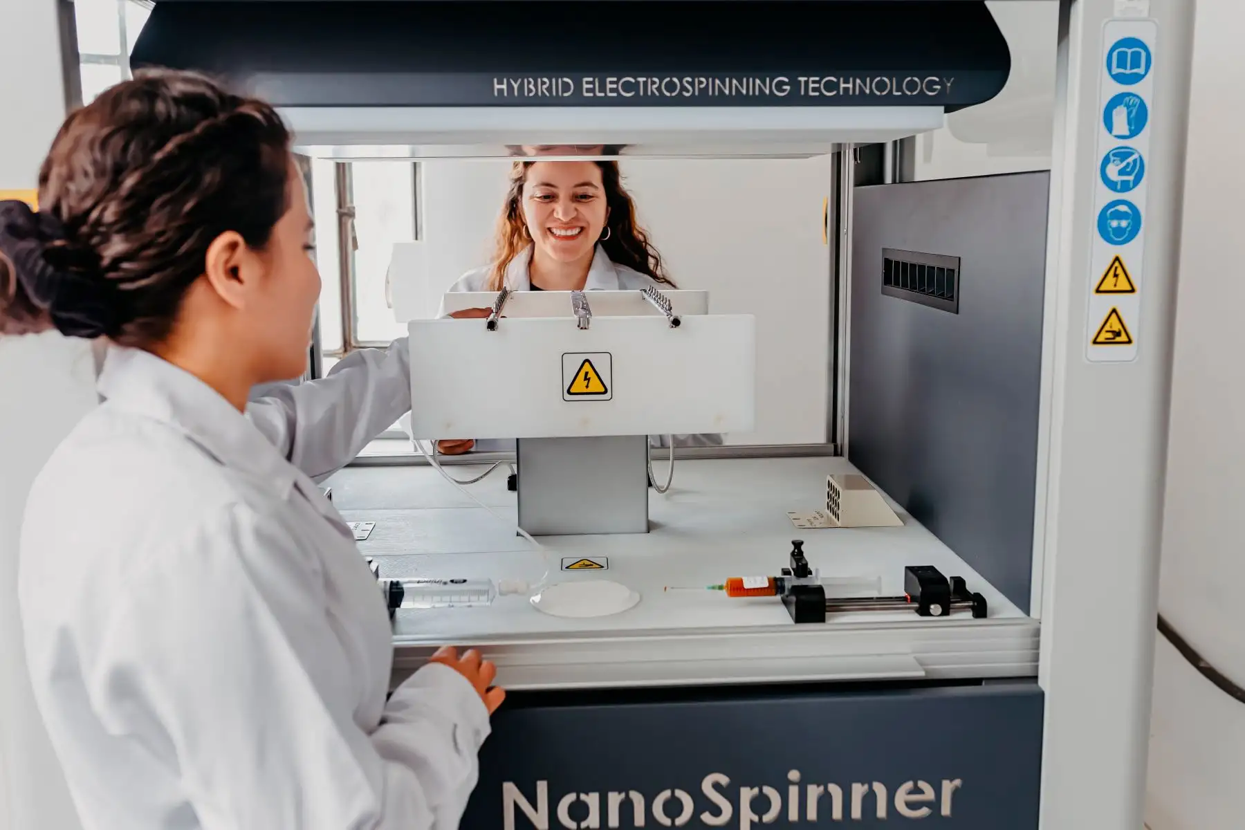 El año pasado, la startup Le Qara fue ganadora en el K-Startup Grand Challenge 2022. Asimismo, para continuar con las investigaciones, se adquirió un moderno equipo de electro-spinning para centro de investigación en Arequipa.