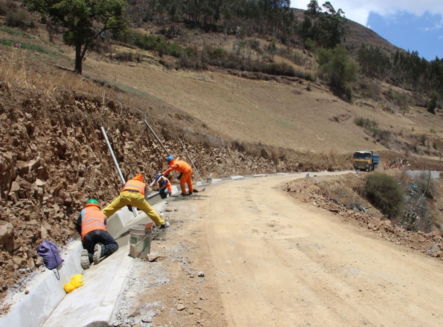 La Autoridad para la Reconstrucción con Cambios (ARCC) transferirá recursos para la construcción de una carretera que unirá a varias provincias de la región La Libertad. ANDINA/Difusión