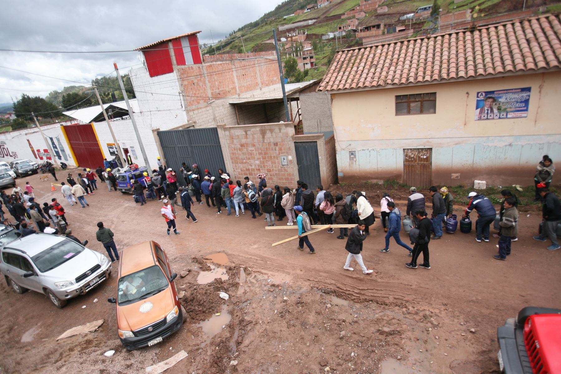 En la ciudad del Cusco, que alberga a la gran cantidad de habitantes de la región, se adquieren un promedio de 6 mil balones de gas por día.