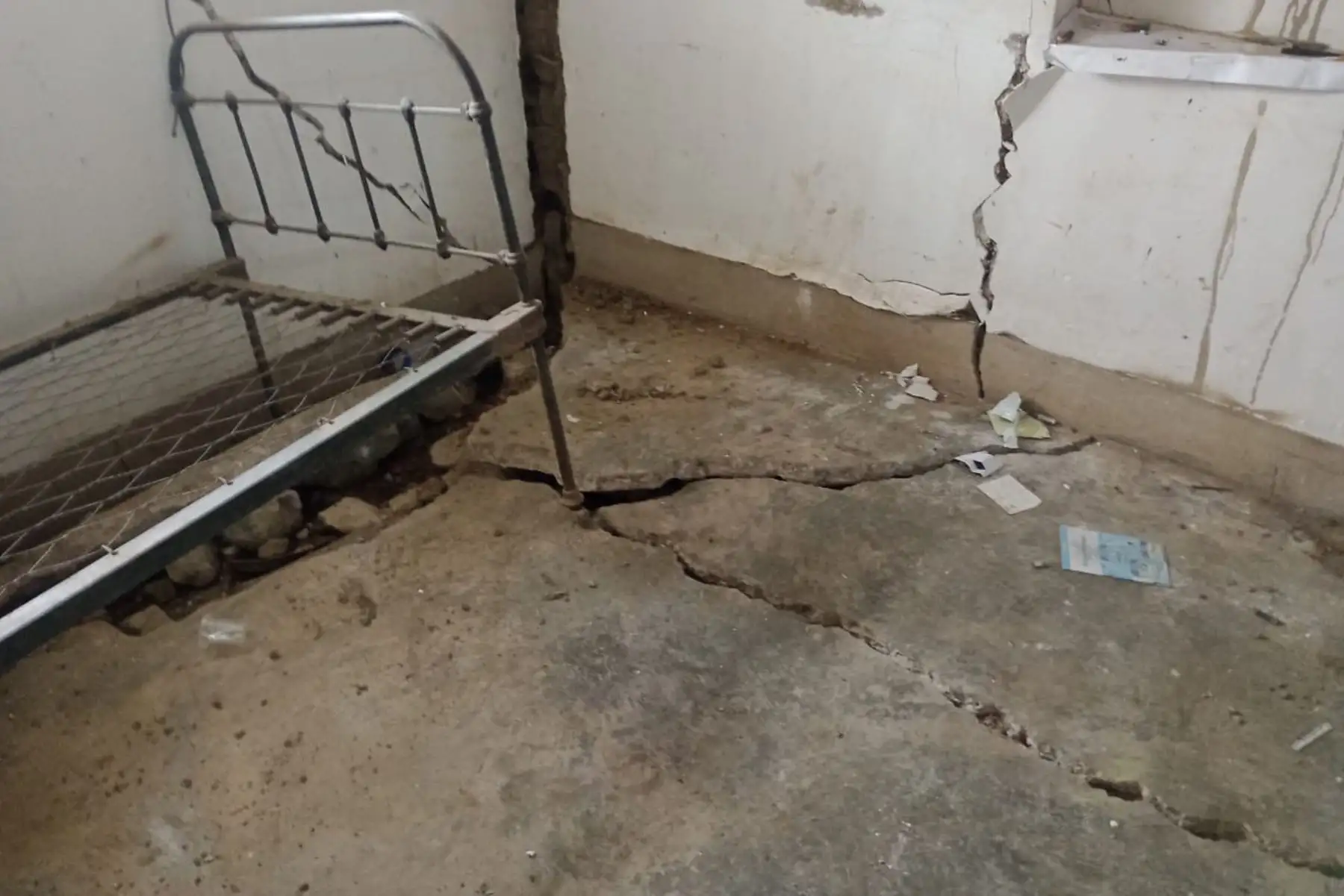 La reptación dejó siete viviendas inhabitables y una se encuentra en condición de afectada en el barrio de Cañarí, en la sierra de Áncash.