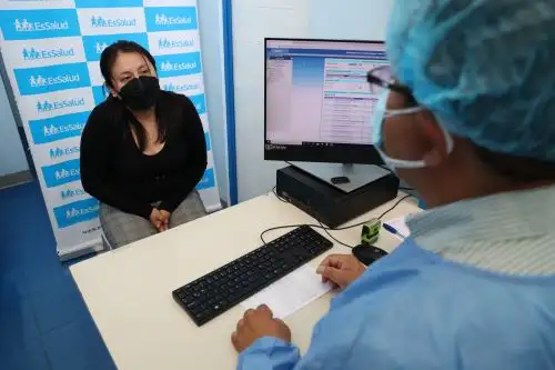EsSalud advierte incremento de infecciones urinarias en mujeres durante el verano. Foto: ANDINA/Difusión.