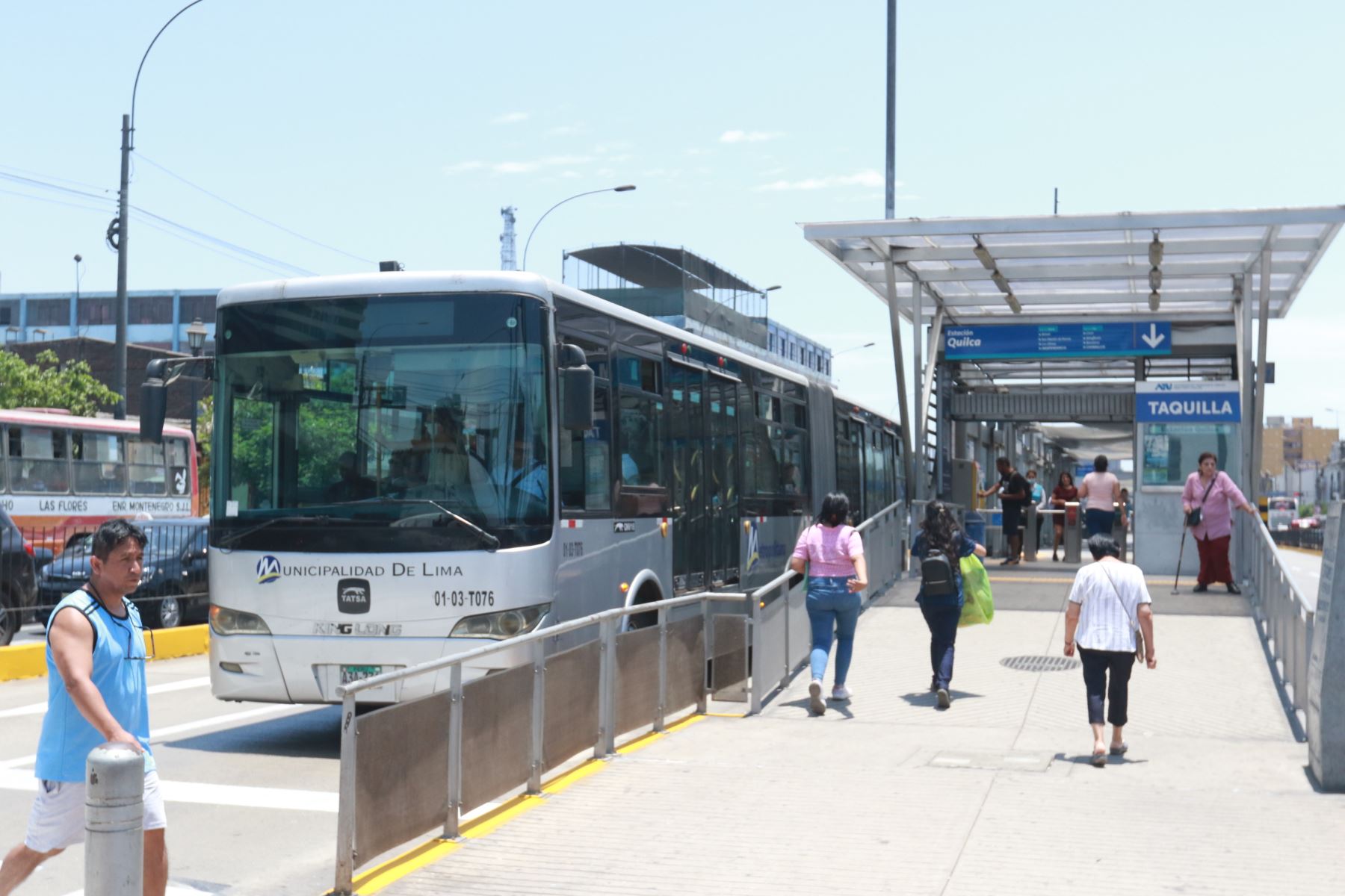 Los sábados 23 y 30 de diciembre se reforzará el sistema con 60 buses adicionales mientras que los domingos 24 y 31 se agregarán 20 unidades. Foto: ANDINA/Héctor Vinces