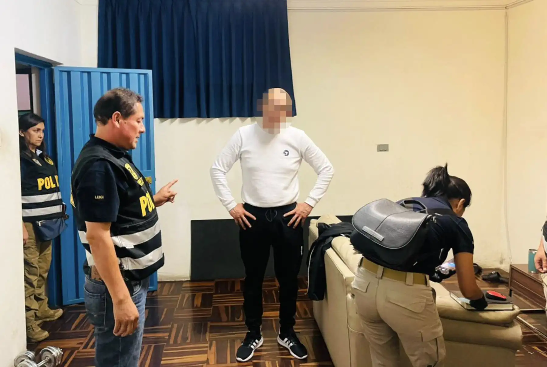 Detienen a ocho presuntos integrantes de una red criminal internacional que enviaba droga por encomiendas aéreas. Foto: Difusión