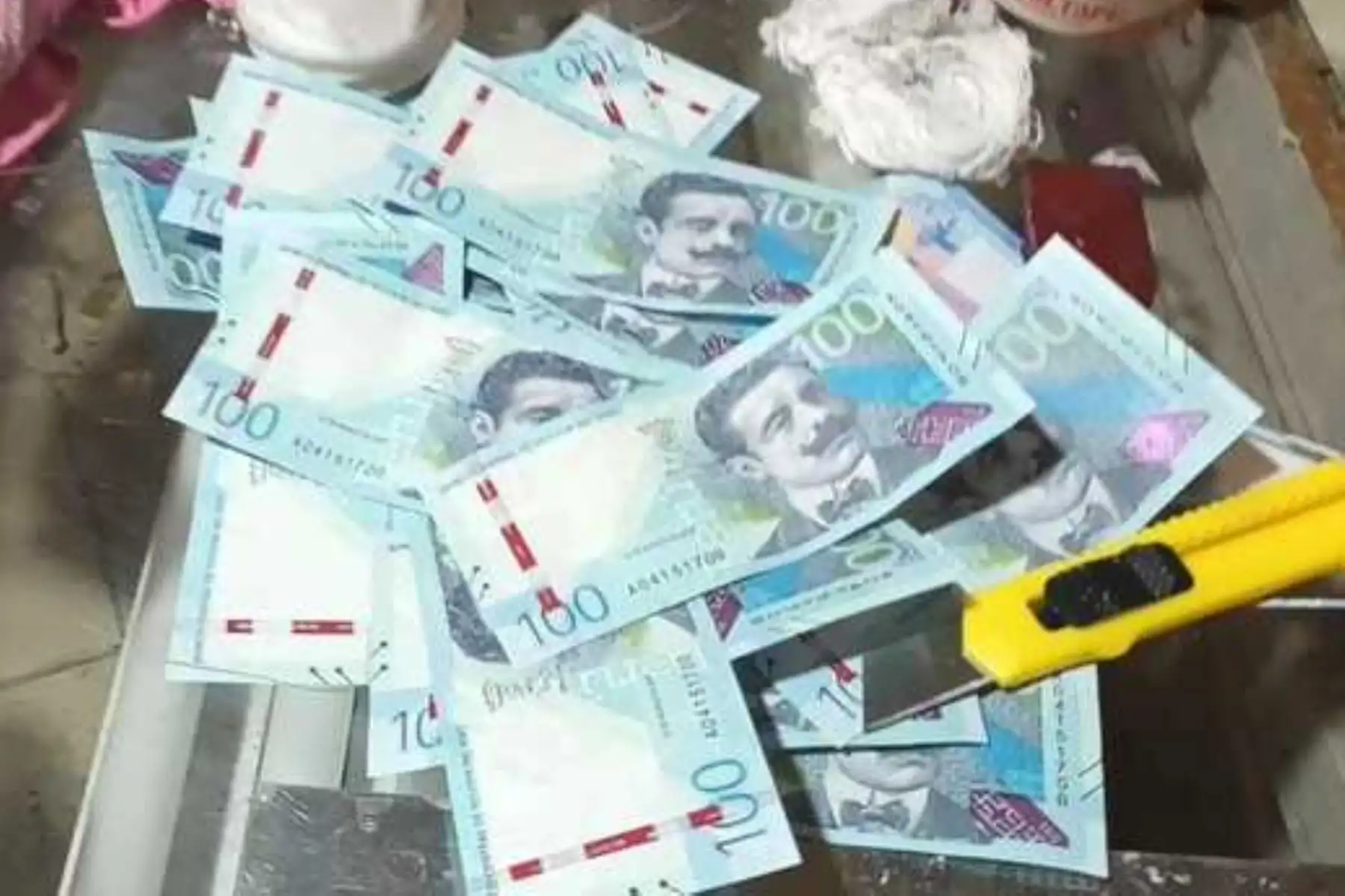 Durante operativo PNP incautó también detector para pasar “control de calidad” como billetes originales Foto: Mininter