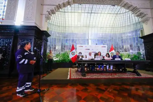 Jefa del Estado recibió a recicladores en Palacio de Gobierno. ANDINA/Prensa Presidencia