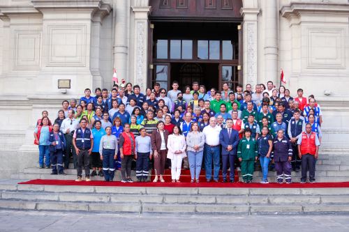 Presidenta Dina Boluarte recibió a trabajadores recicladores en Palacio de Gobierno