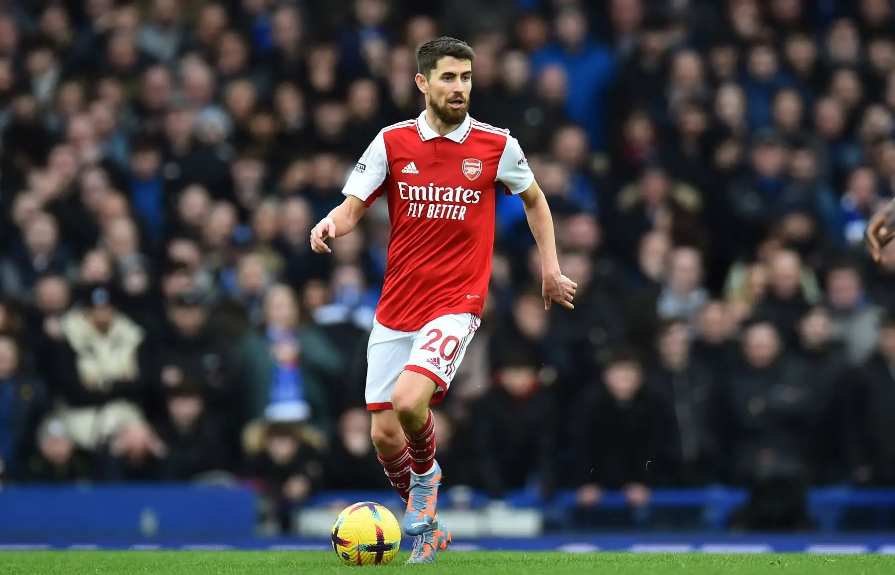 Jorginho del Arsenal en acción durante el partido de fútbol de la Premier League inglesa entre el Everton FC y el Arsenal de Londres en Liverpool, Reino Unido.
Foto: EFE